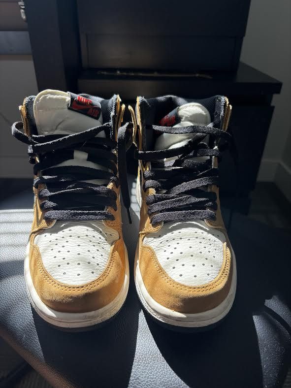 Nike Air Jordan 1 Retro High Rookie Of The Year Size US 5 / EU 37 - 3 Thumbnail