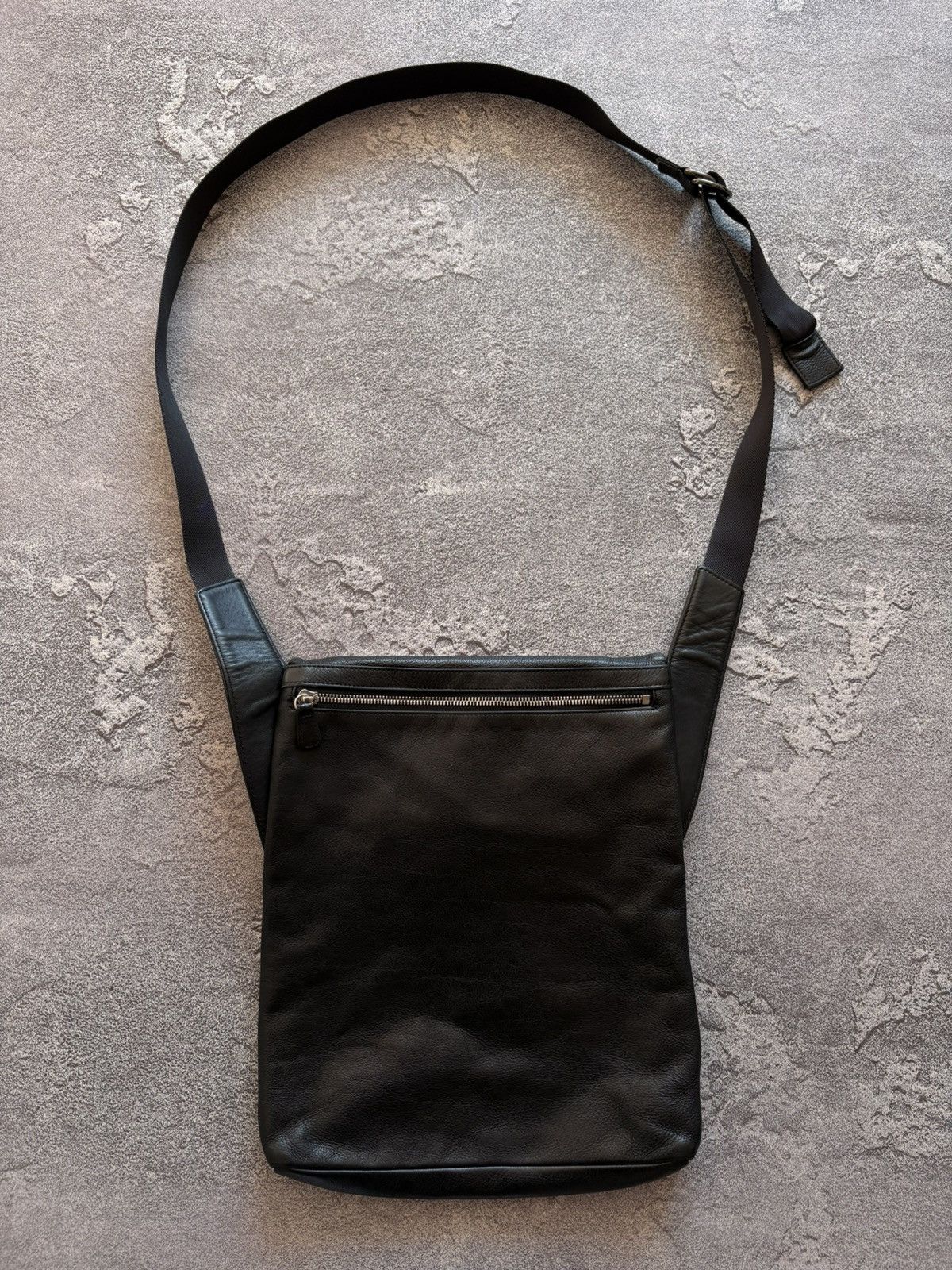 agnes b. Agnes b. Leather Crossbody Avant Garde Bag Made in Japan Size ONE SIZE - 11 Thumbnail