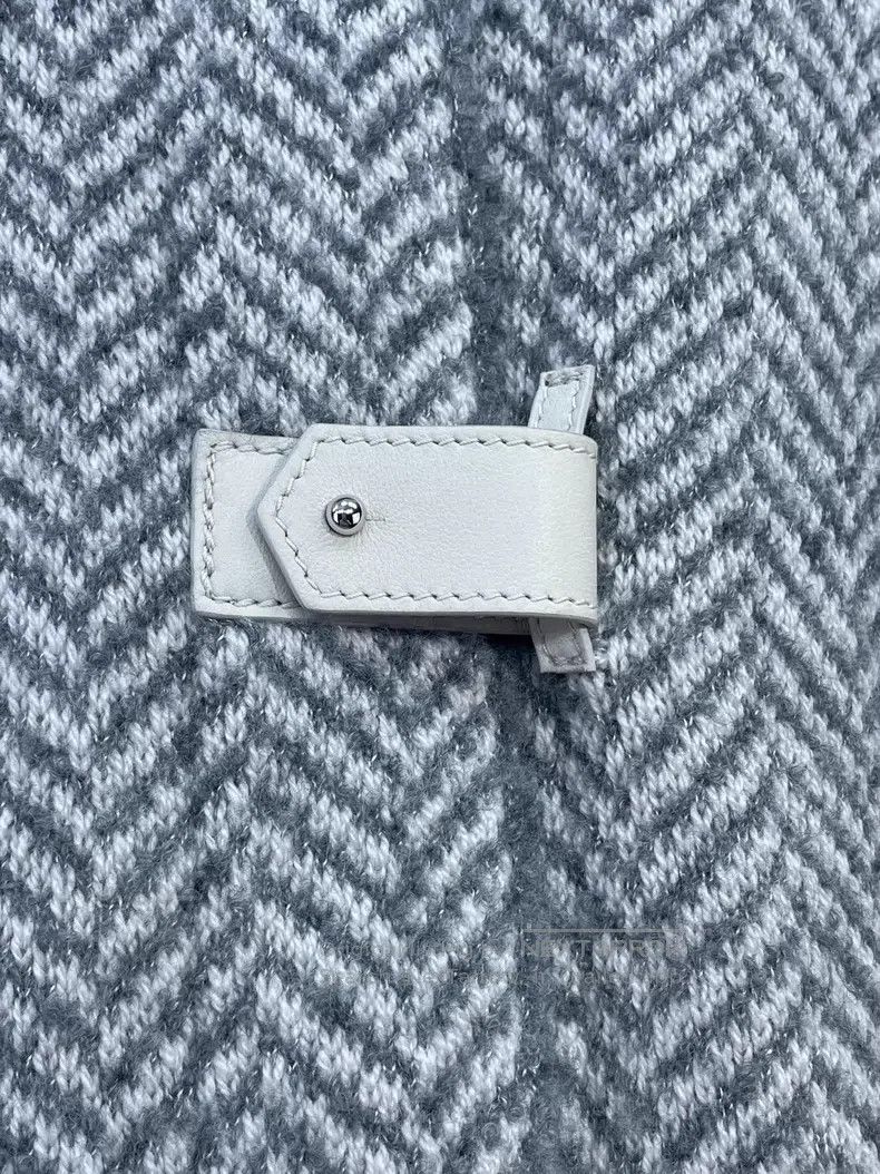 Loro Piana Loro Piana Fur Collar Cashmere Coat Size M / US 6-8 / IT 42-44 - 4 Thumbnail