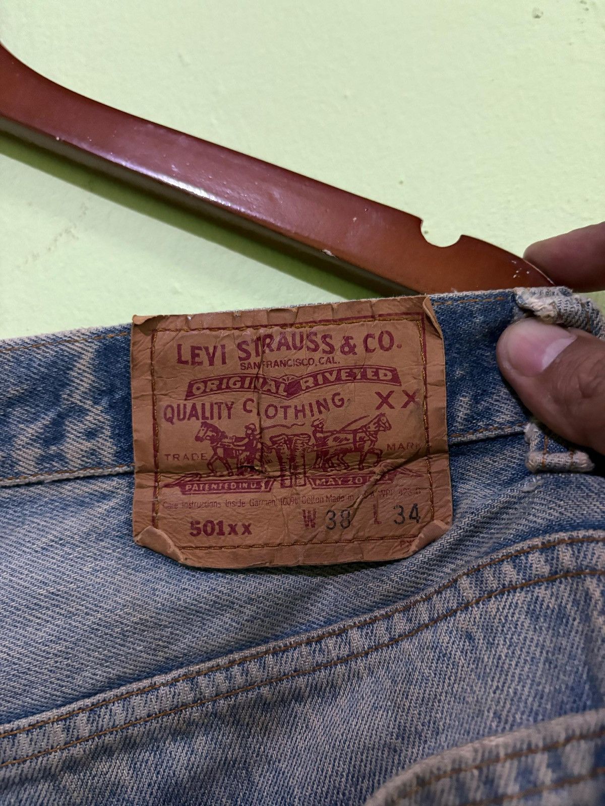 Levi's × Levi's Vintage Clothing Vintage 501 Levis Denim Pant Distressed Made In USA Size US 35 - 15 Thumbnail