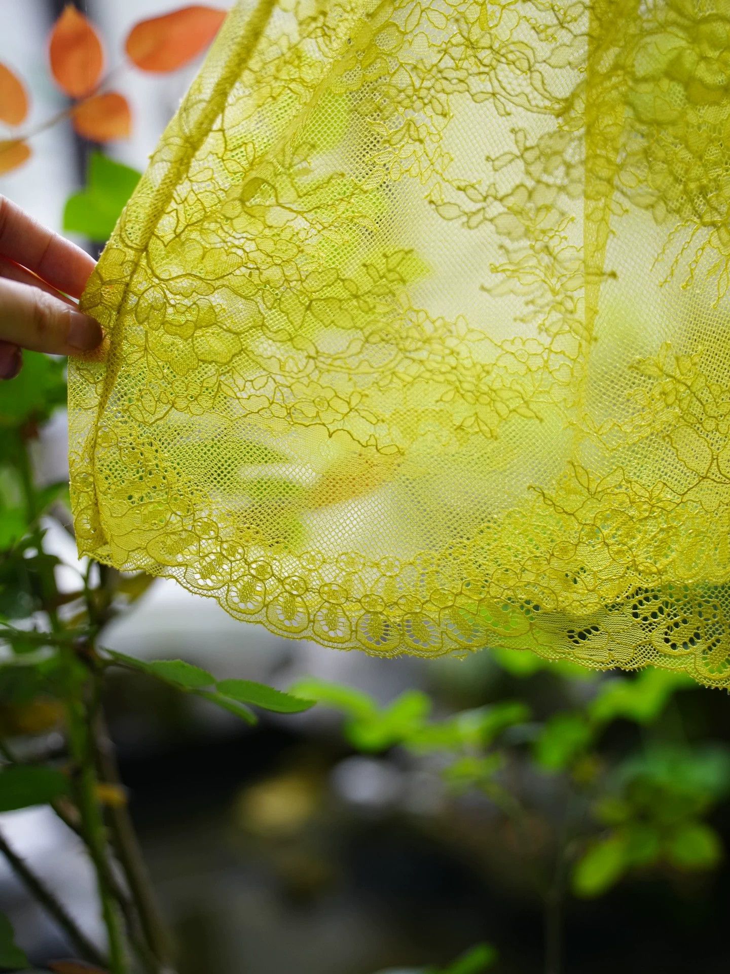 Niche Niche Italian Yellow Lace Skirt with Removable Slip NWT Size 28" / US 6 / IT 42 - 4 Thumbnail