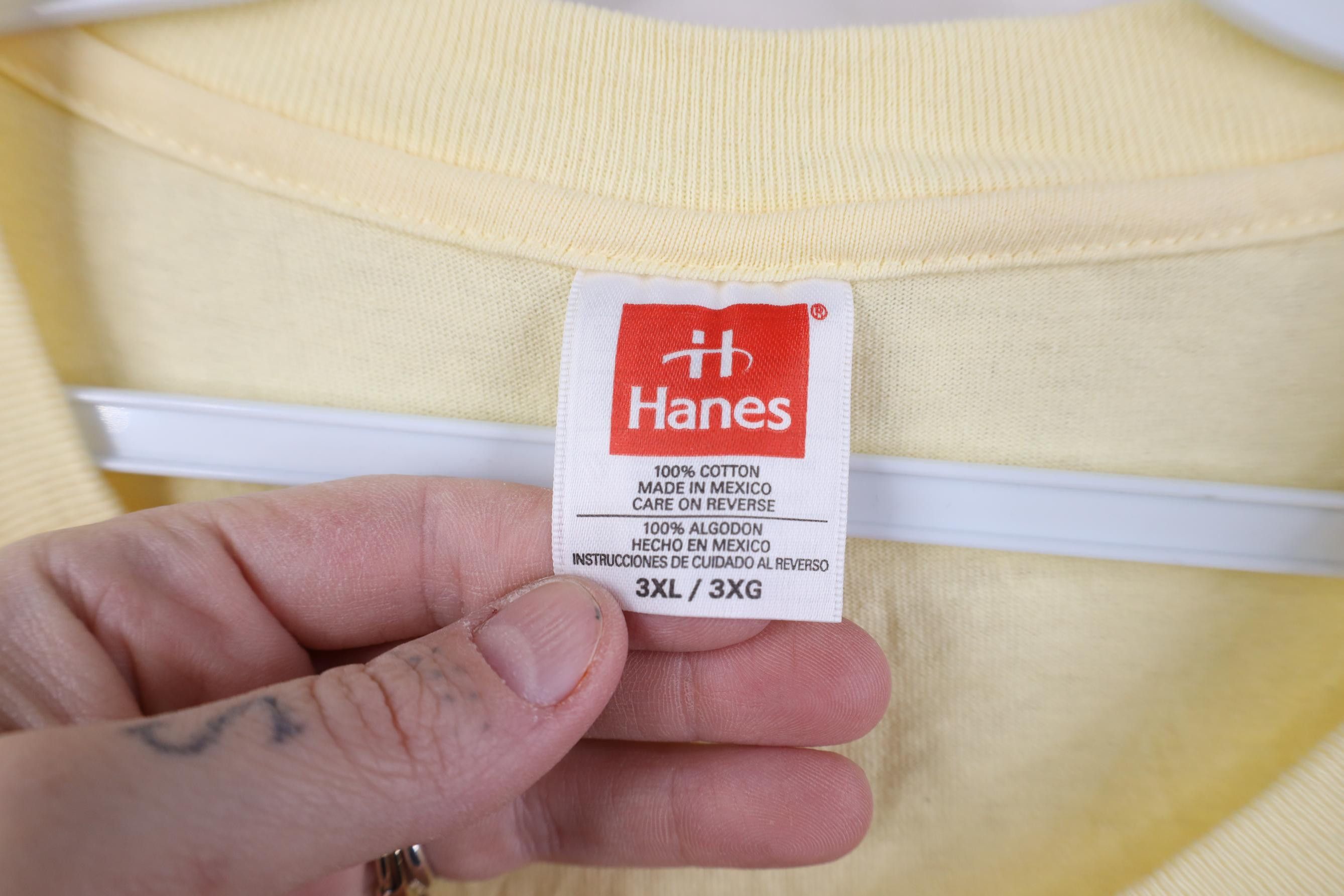 Hanes Vintage 90s Hanes Distressed Cotton Pocket T-Shirt Yellow Size US XXL / EU 58 / 5 - 9 Thumbnail