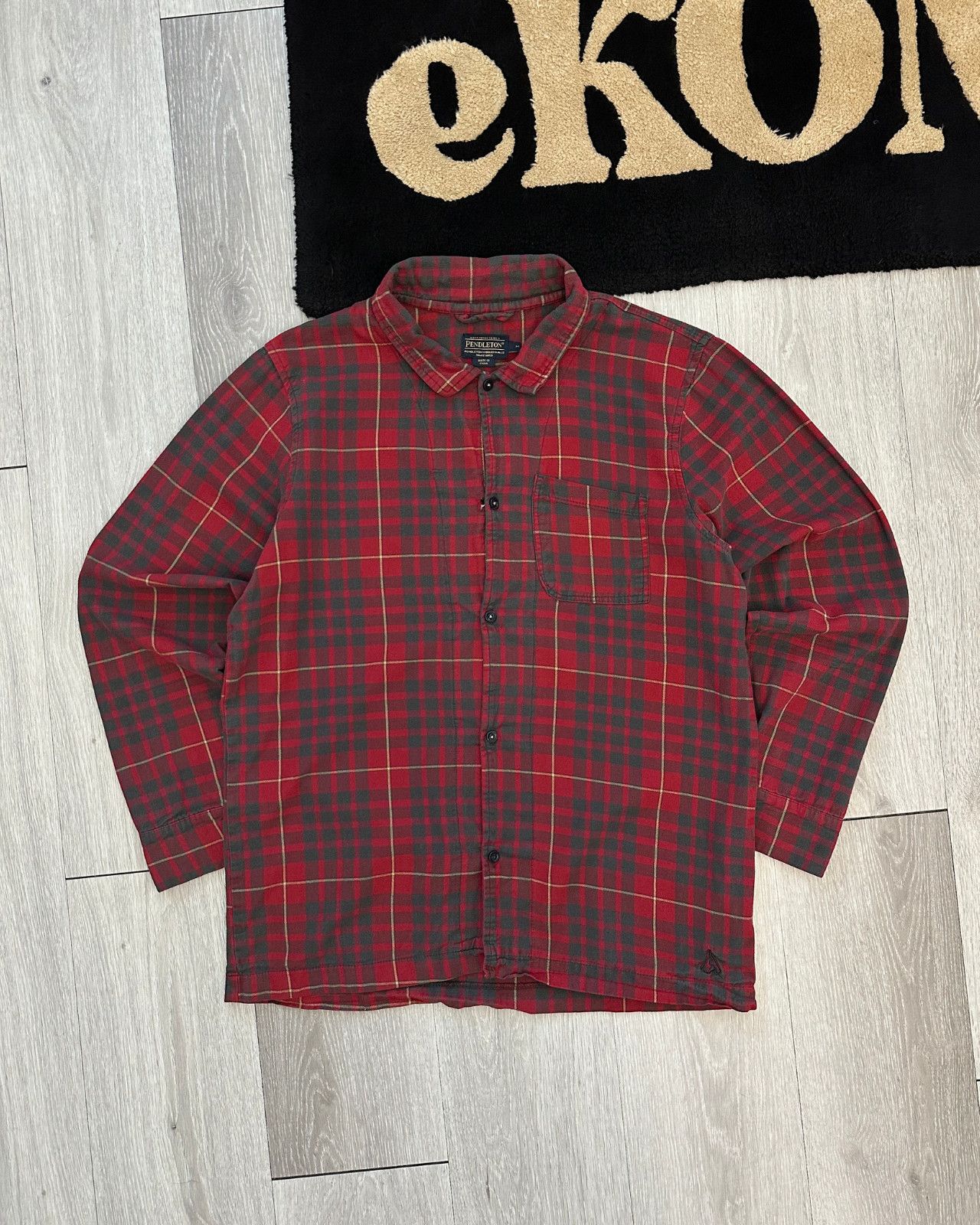 Pendleton Vintage Pendleton Faded Red Plaid Flannel Shirt Size Medium Size US M / EU 48-50 / 2 - 1 Thumbnail