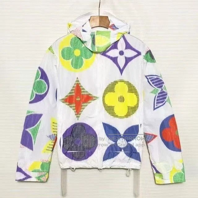 Louis Vuitton Louis Vuitton Monogram Floral Windbreaker Men's. Size US S / EU 44-46 / 1 - 1 Thumbnail