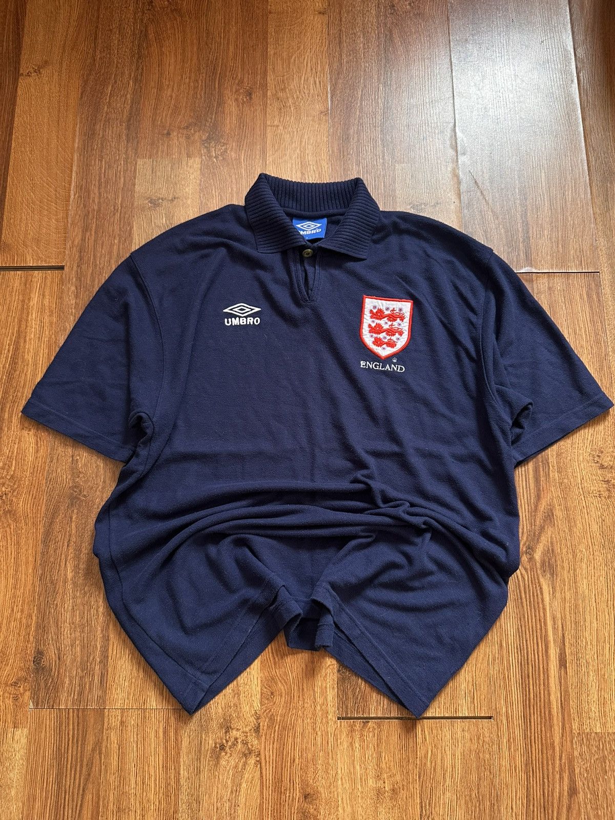 Umbro Vintage Umbro England National Team Navy Polo Jersey Y2K Size US L / EU 52-54 / 3 - 1 Thumbnail