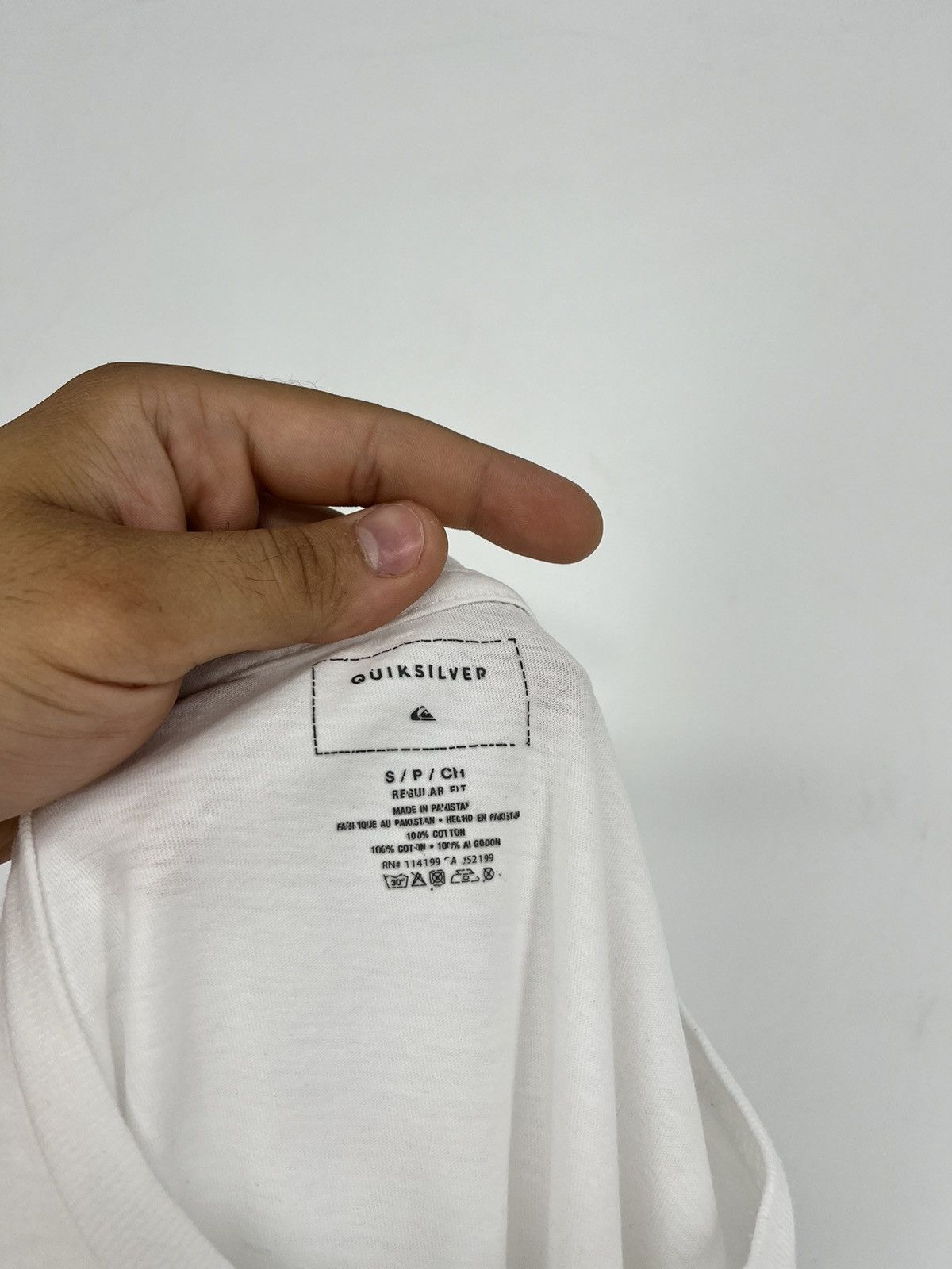 Quiksilver Vintage Quiksilver T-Shirt Size S White Surf Skateboard y2k Size US S / EU 44-46 / 1 - 10 Thumbnail