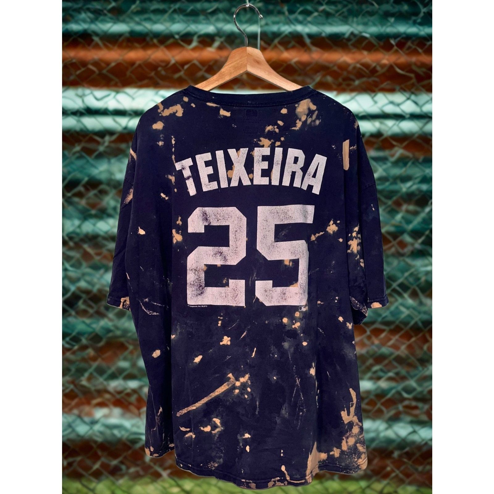 Majestic New York Yankees Mark Teixeira Bleach Dye T-Shirt MLB 3XL Size US XXL / EU 58 / 5 - 2 Thumbnail