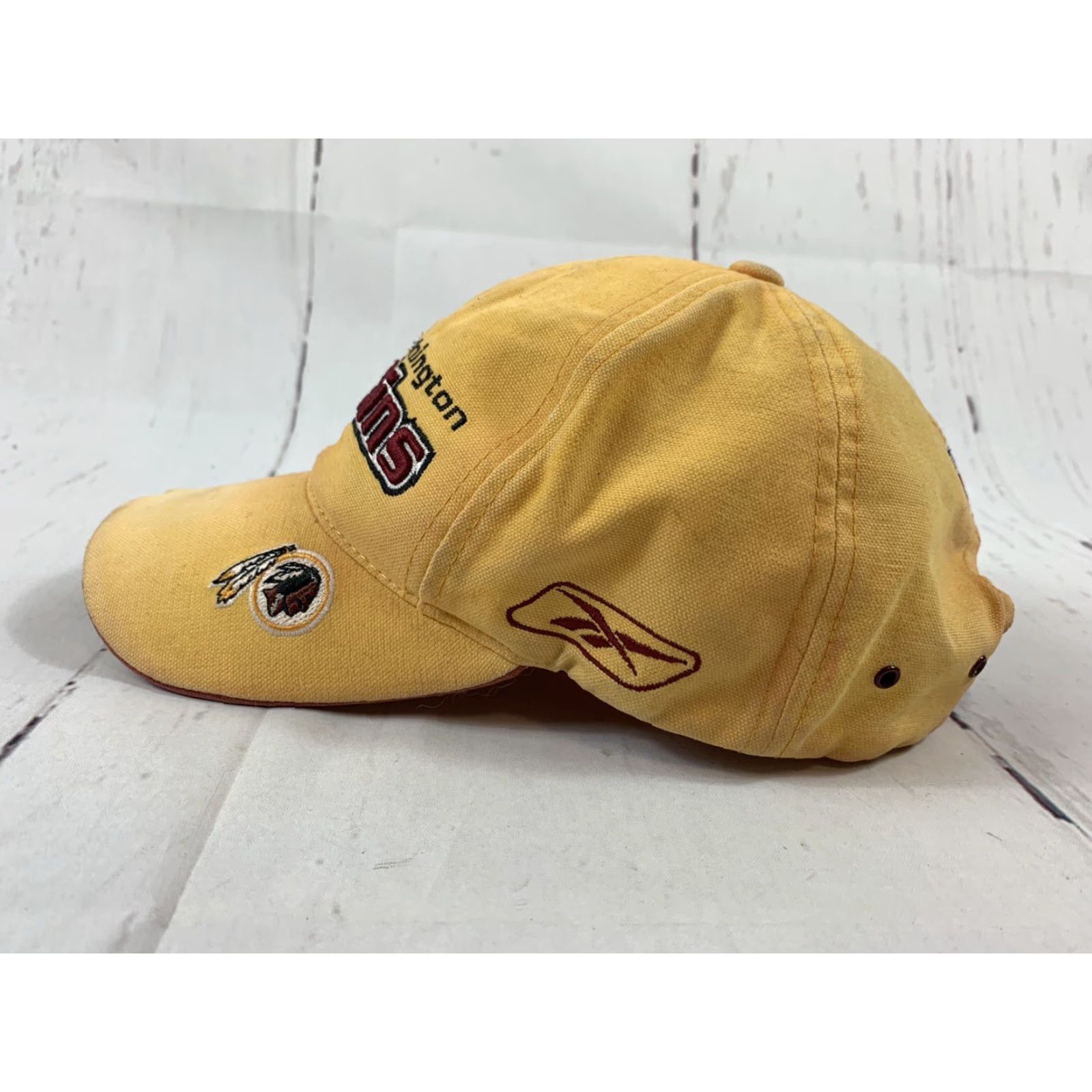 Reebok VINTAGE Reebok Washington Red Skins Pro Line Hat Cap One Size Red Men Baseball Cap Football Theme Mens Size ONE SIZE - 3 Thumbnail