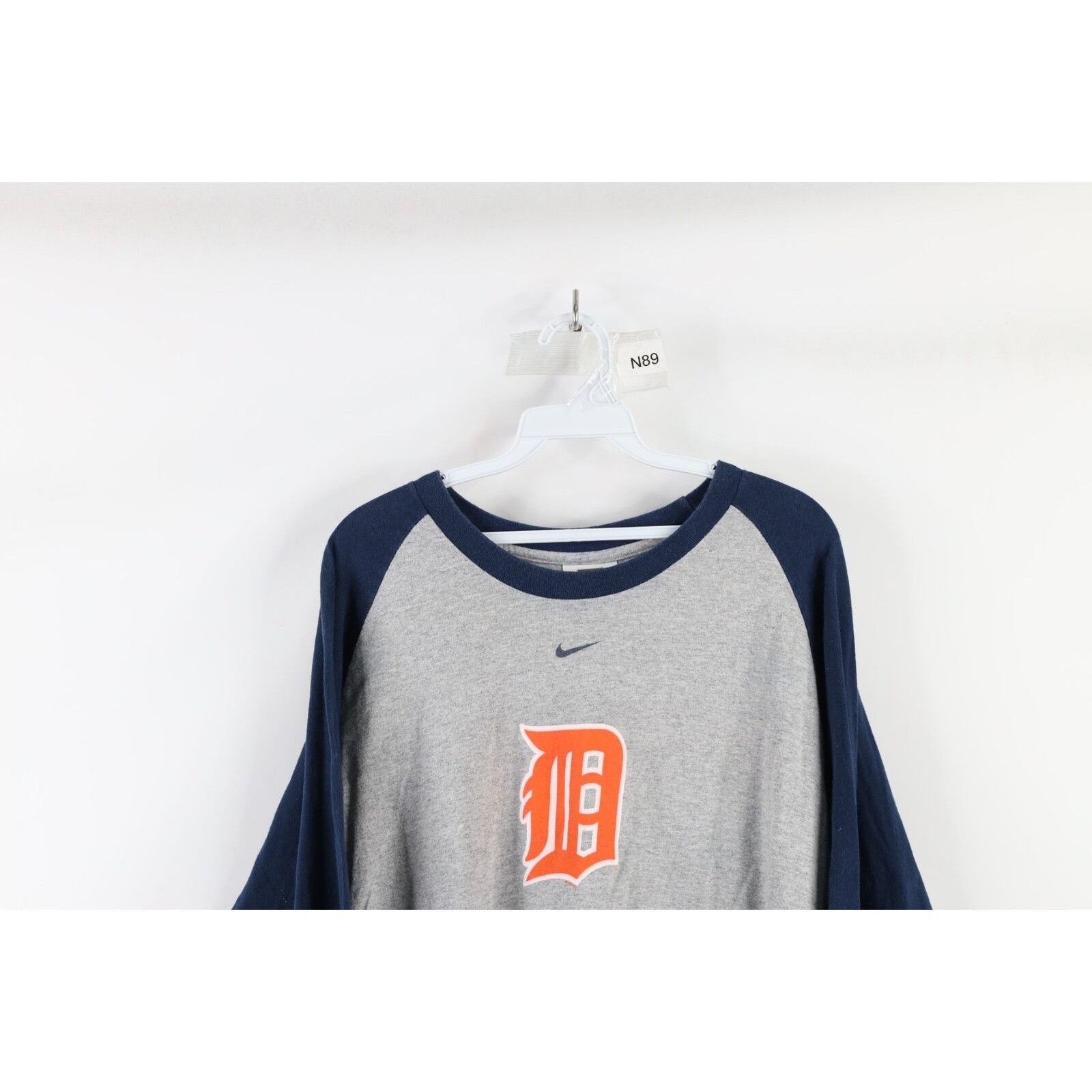 Nike × Vintage Vintage Nike Travis Scott Mini Swoosh Detroit Tigers T-Shirt Size US L / EU 52-54 / 3 - 2 Thumbnail