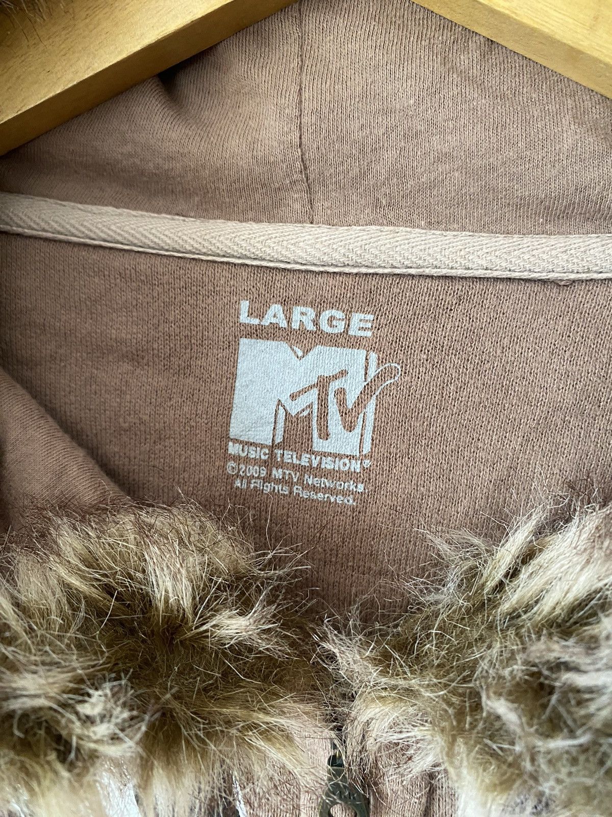 If Six Was Nine × Japanese Brand × Mtv MTV MUSIC TELEVISION FUR HOODIES Size US L / EU 52-54 / 3 - 3 Thumbnail