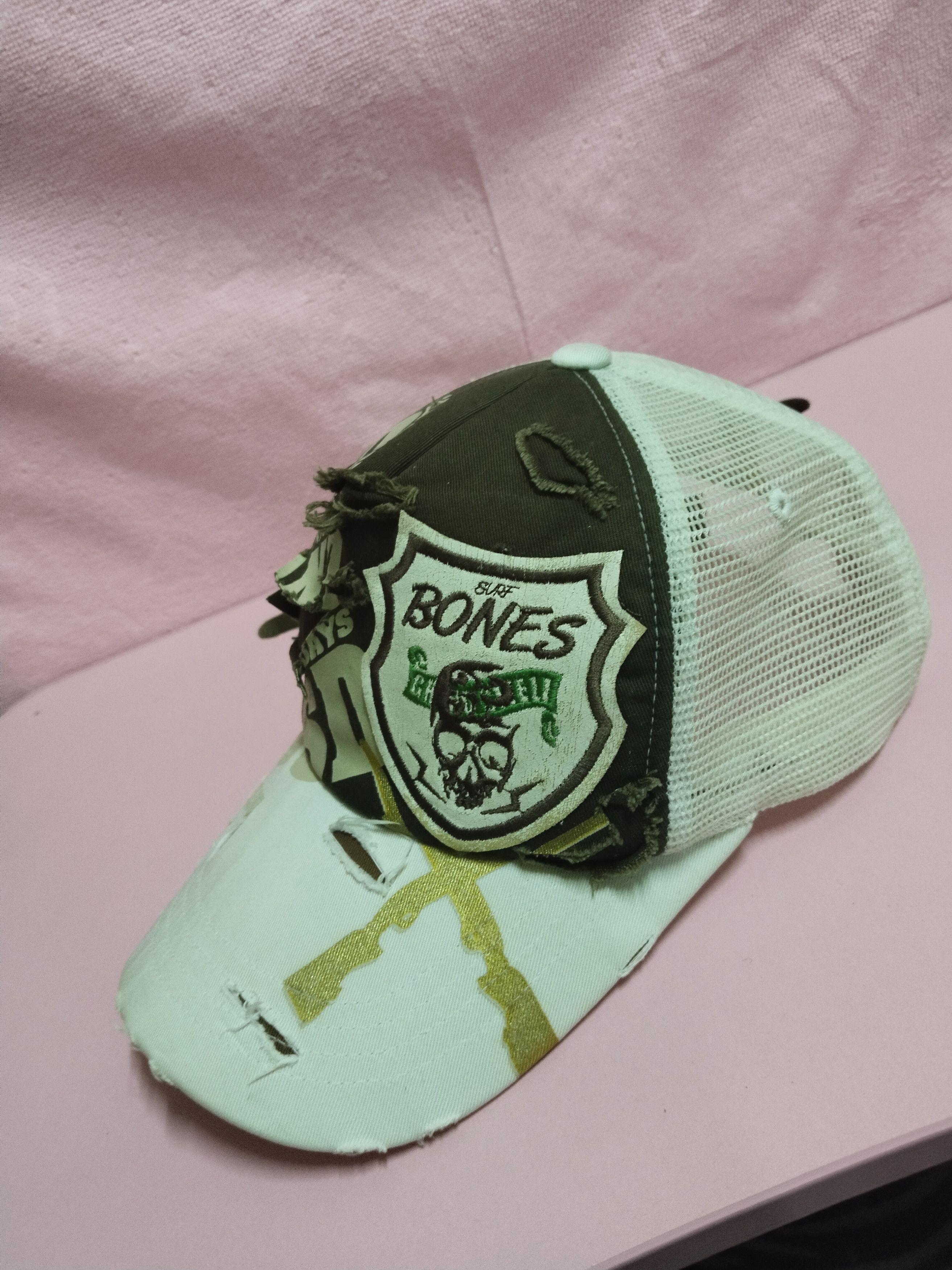 Japanese Brand VINTAGE TOM DISTRESSED SURF BONES TRUCKER HAT Size ONE SIZE - 3 Thumbnail