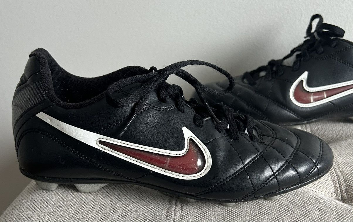 Nike Nike Rio Tiempo Youth Black Soccer Cleats Shoes 524396-010 Size US 6 / EU 39 - 2 Thumbnail