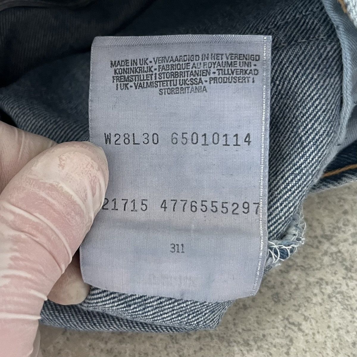 Levi's Vintage Clothing Vintage Levi’s 501 – Deadstock NWT - Made in UK Size 28" / US 6 / IT 42 - 9 Thumbnail