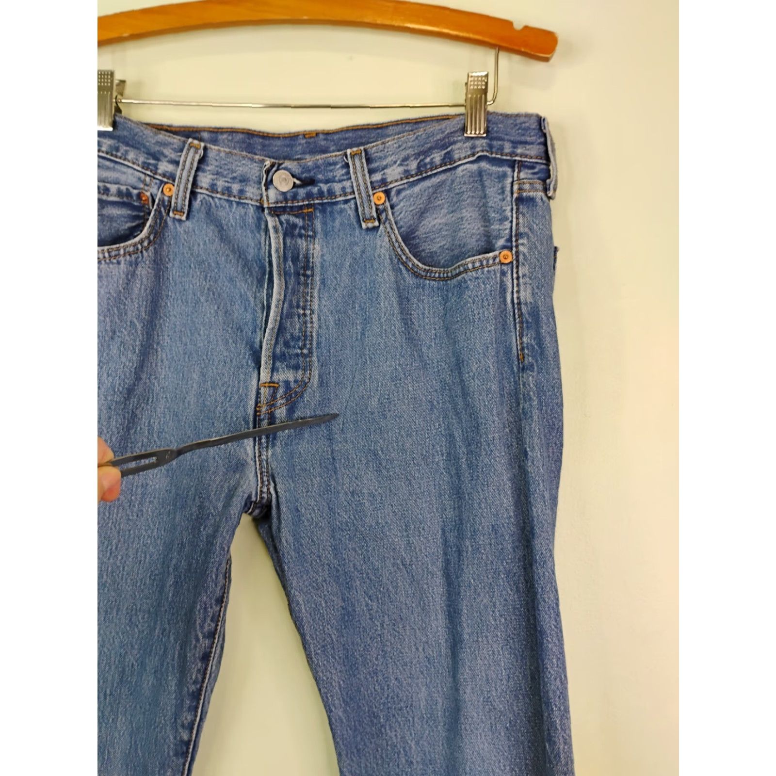 Levi's Levi's 501 Jeans Denim Medium Wash Regular Straight Vintage No 501 Series 32x30 Mens Jeans Frayed Size US 32 / EU 48 - 5 Thumbnail