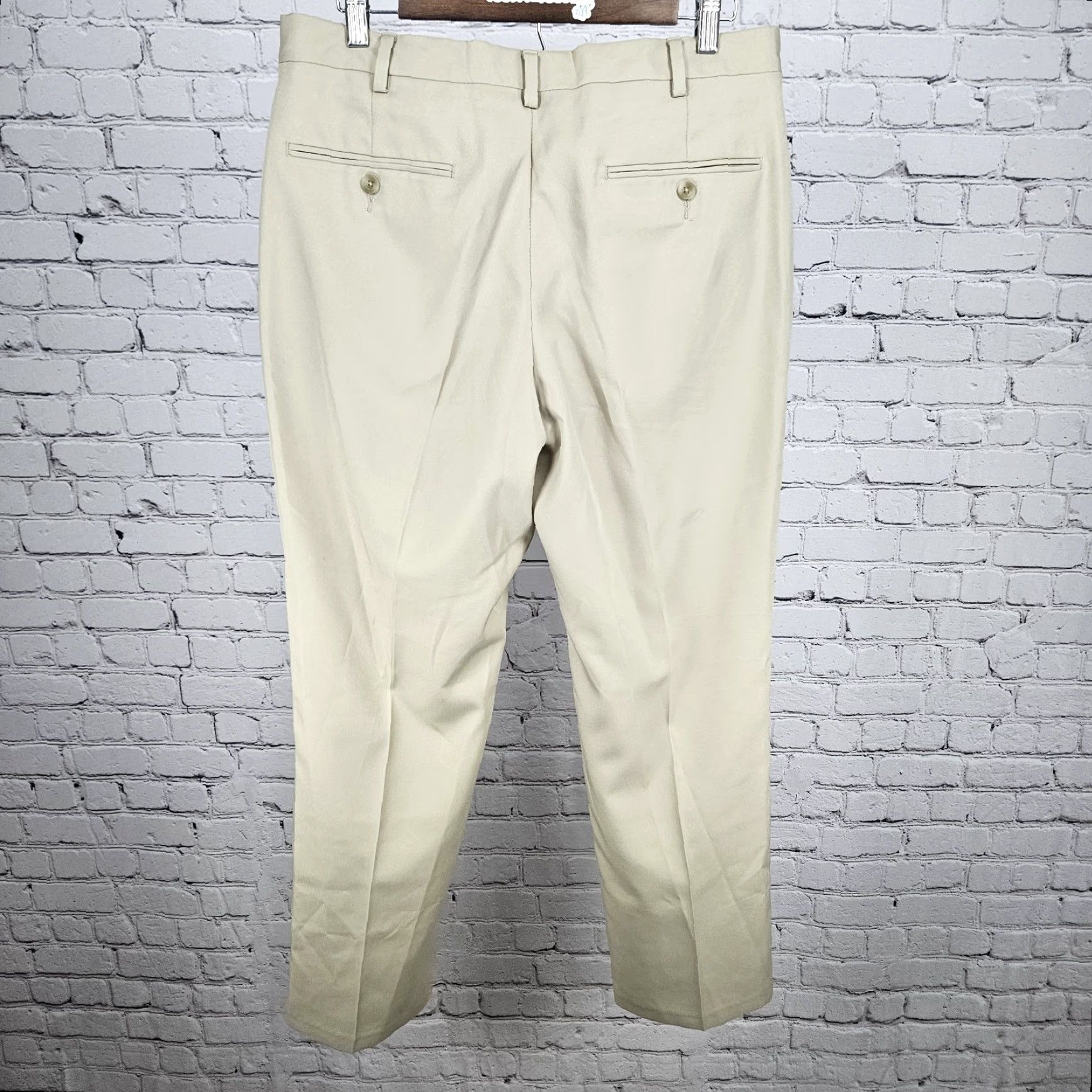 Jos. A. Bank Jos A Bank Beige Traveler Tailored Fit Flat Front Straight Leg Dress Pants 32x30 Size US 32 / EU 48 - 2 Thumbnail