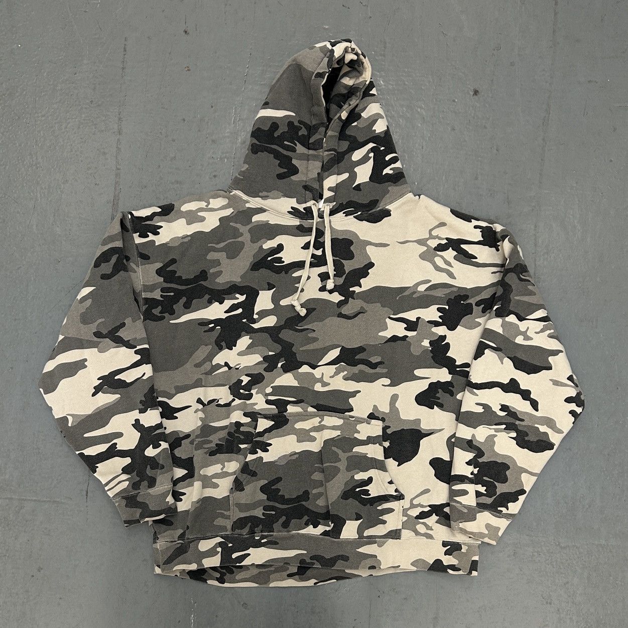 Vintage Y2K Camo Skull Hoodie – Oversized 3XL Size US XXL / EU 58 / 5 - 2 Thumbnail