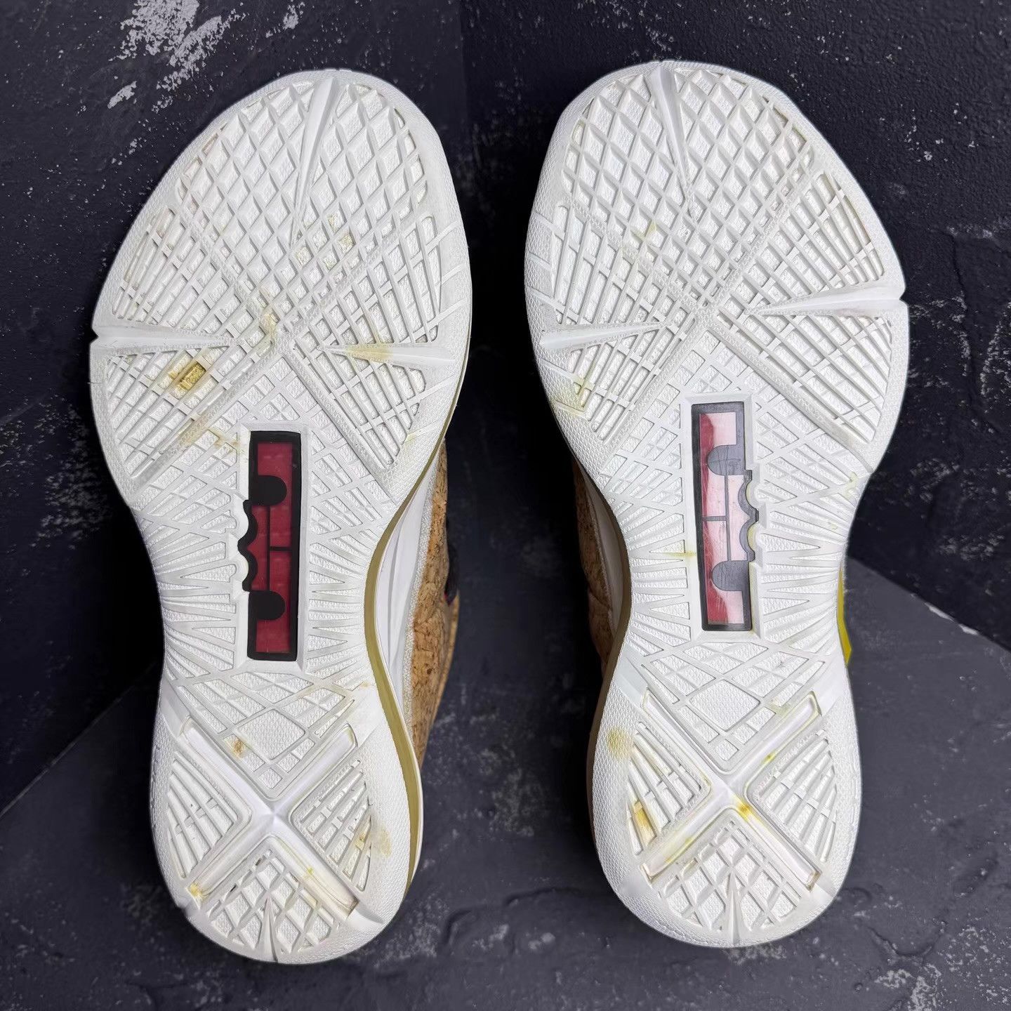 Nike Nike LeBron 10 EXT Cork Q10 Size US 7 / EU 40 - 2 Thumbnail