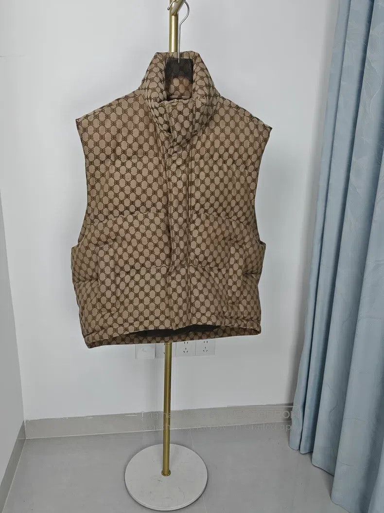 Balenciaga Balenciaga Printed Puffer Vest Size XS / US 0-2 / IT 36-38 - 1 Thumbnail