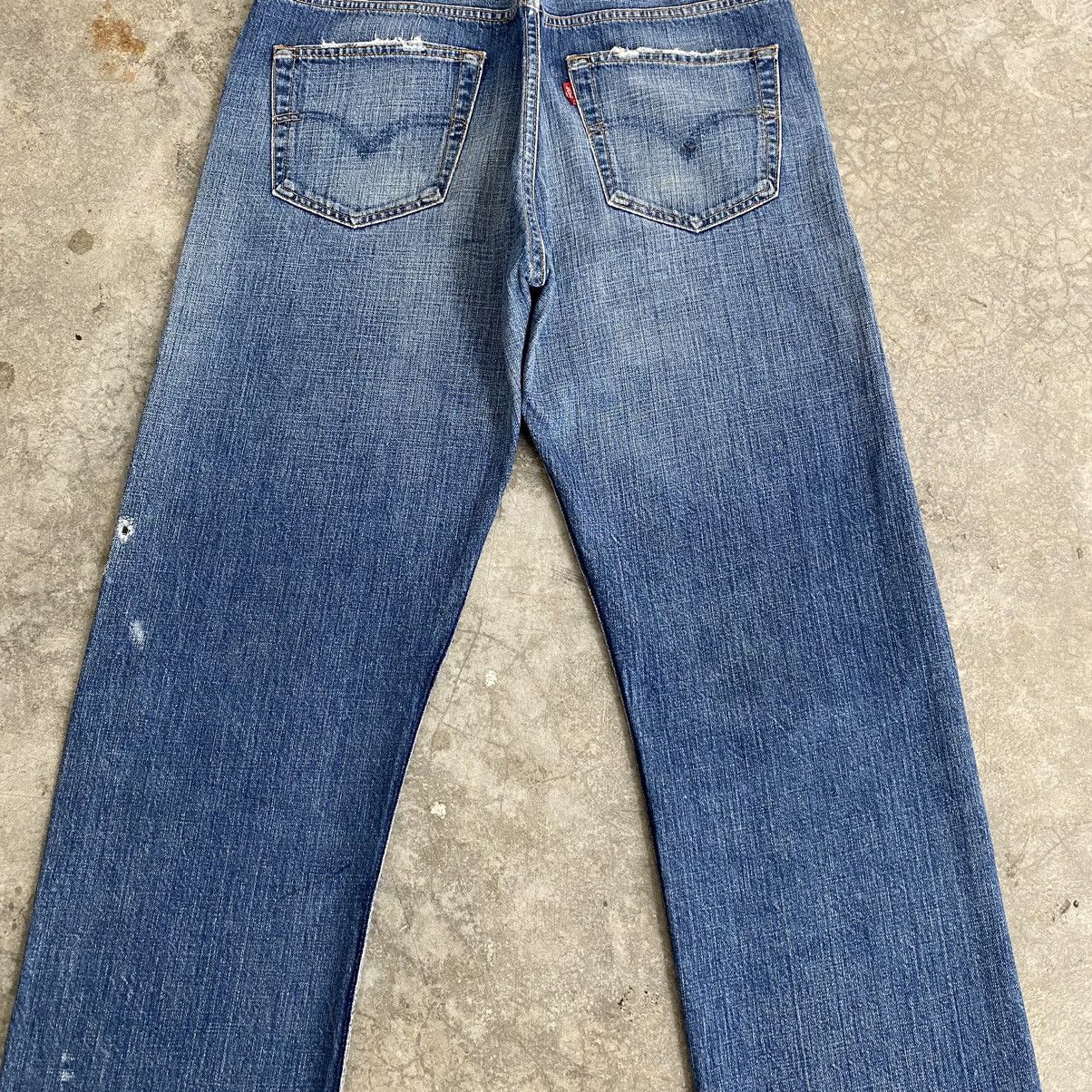 Levi's Size 33x32.5 Vintage 00’s Levis 501 Faded Blue Ripped Jeans Size US 33 - 14 Thumbnail