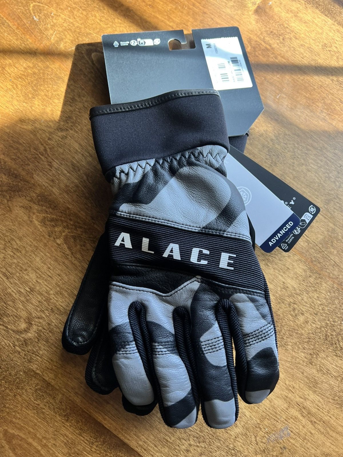 Oakley × Palace Palace Oakley Snow Gloves Black Size ONE SIZE - 4 Thumbnail
