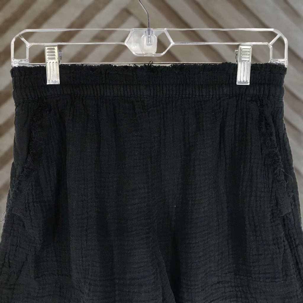 Vintage Aerie Shorts Womens Small Black Gauze Elastic Waist Boho Casual Beach Loungewear Size 28" / US 6 / IT 42 - 1 Thumbnail