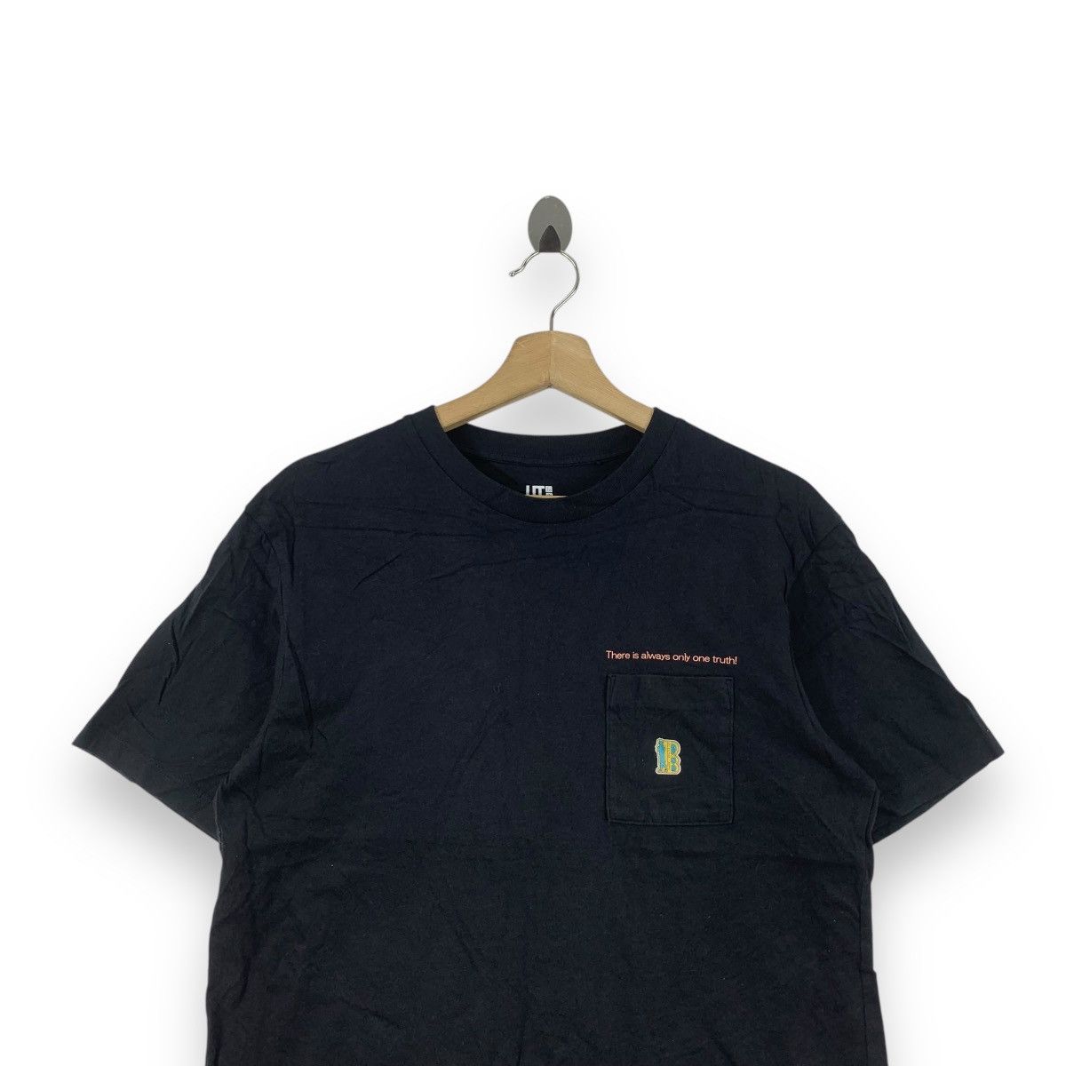 Uniqlo UNIQLO x DETECTIVE CONAN Anime One Truth Pocket Tee Shirt Size L / US 10 / IT 46 - 2 Thumbnail