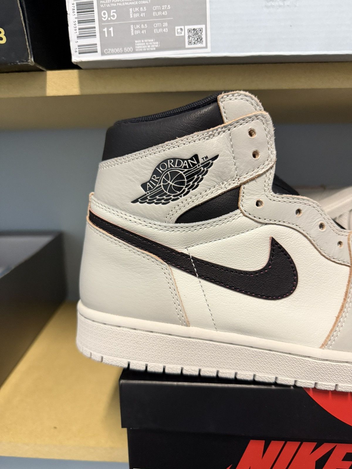 Jordan Brand Air Jordan 1 NYC to Paris Size 9 Brand New Size US 9 / EU 42 - 6 Thumbnail