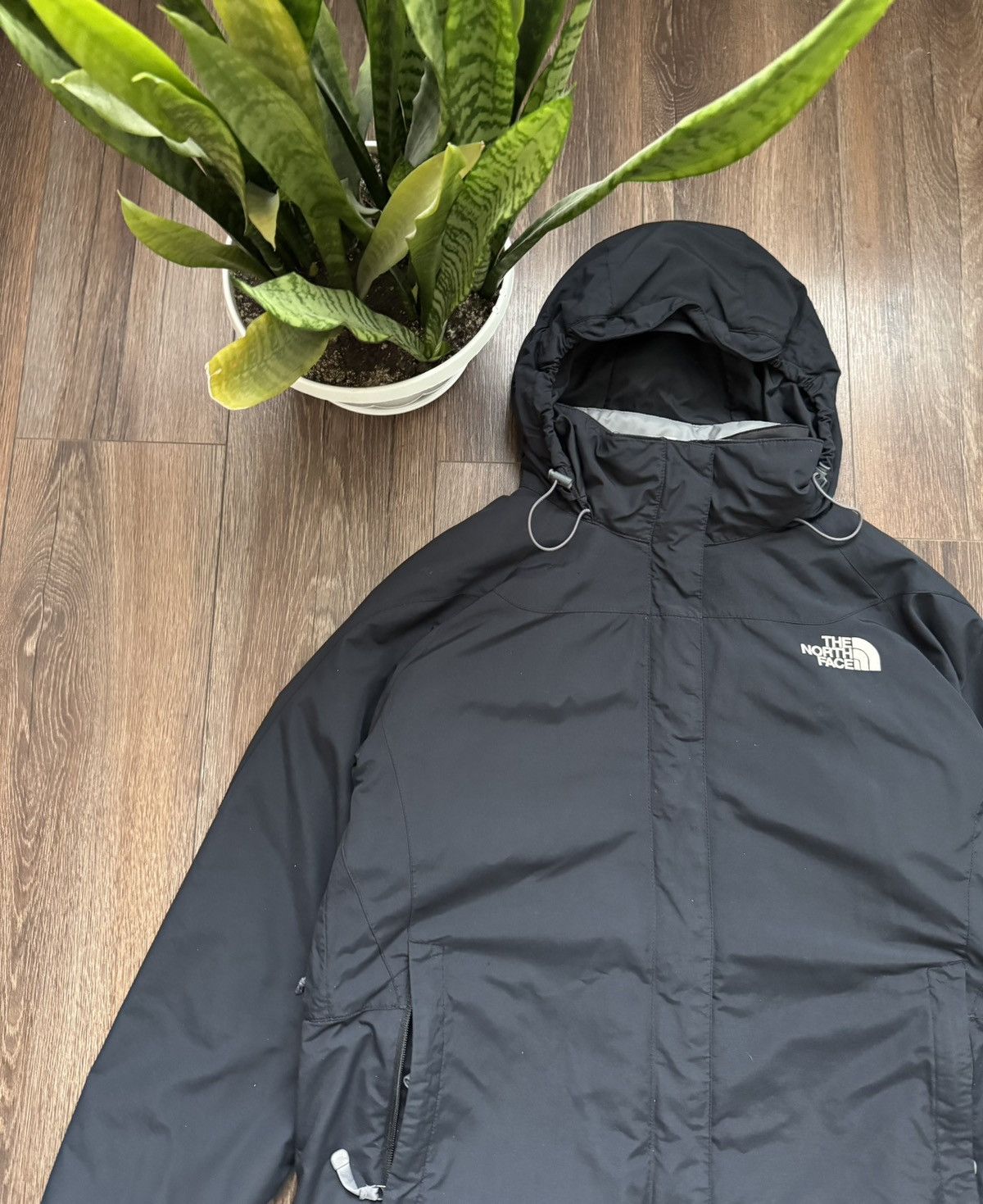 The North Face The North Face women’s XL rain lightweight jacket Size XL / US 12-14 / IT 48-50 - 2 Thumbnail