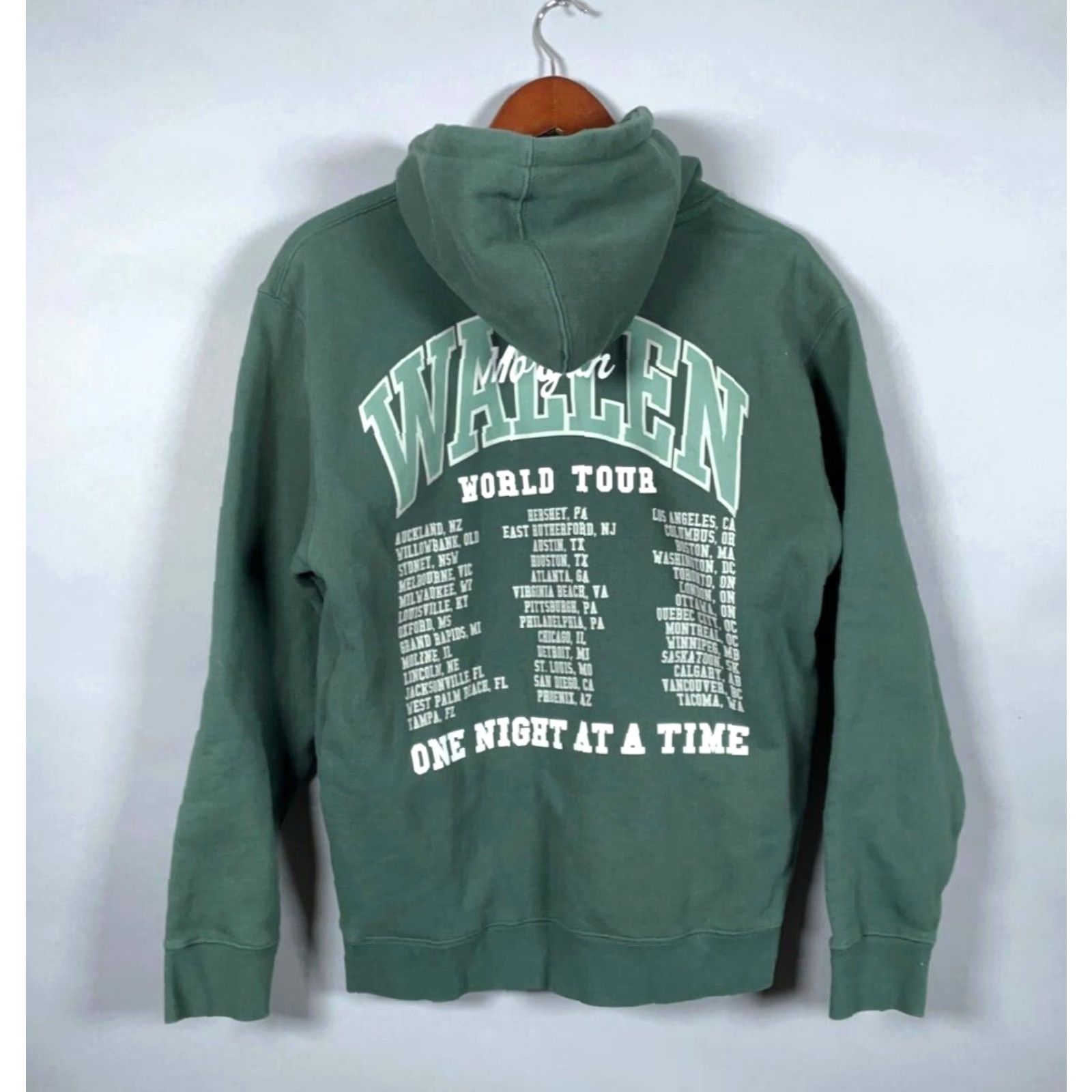 Vintage Morgan Wallen One Night at a Time Tour Hoodie Adult Medium Green Cotton Fleece Mens Size US M / EU 48-50 / 2 - 2 Thumbnail