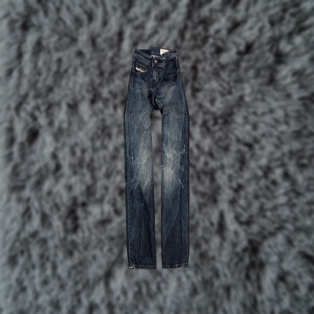 Diesel VINTAGE Diesel News Distressed Denim Jeans Men 5-Pocket Blue Cotton Jeans 30 Regular Fit Size US 30 / EU 46 - 1 Thumbnail