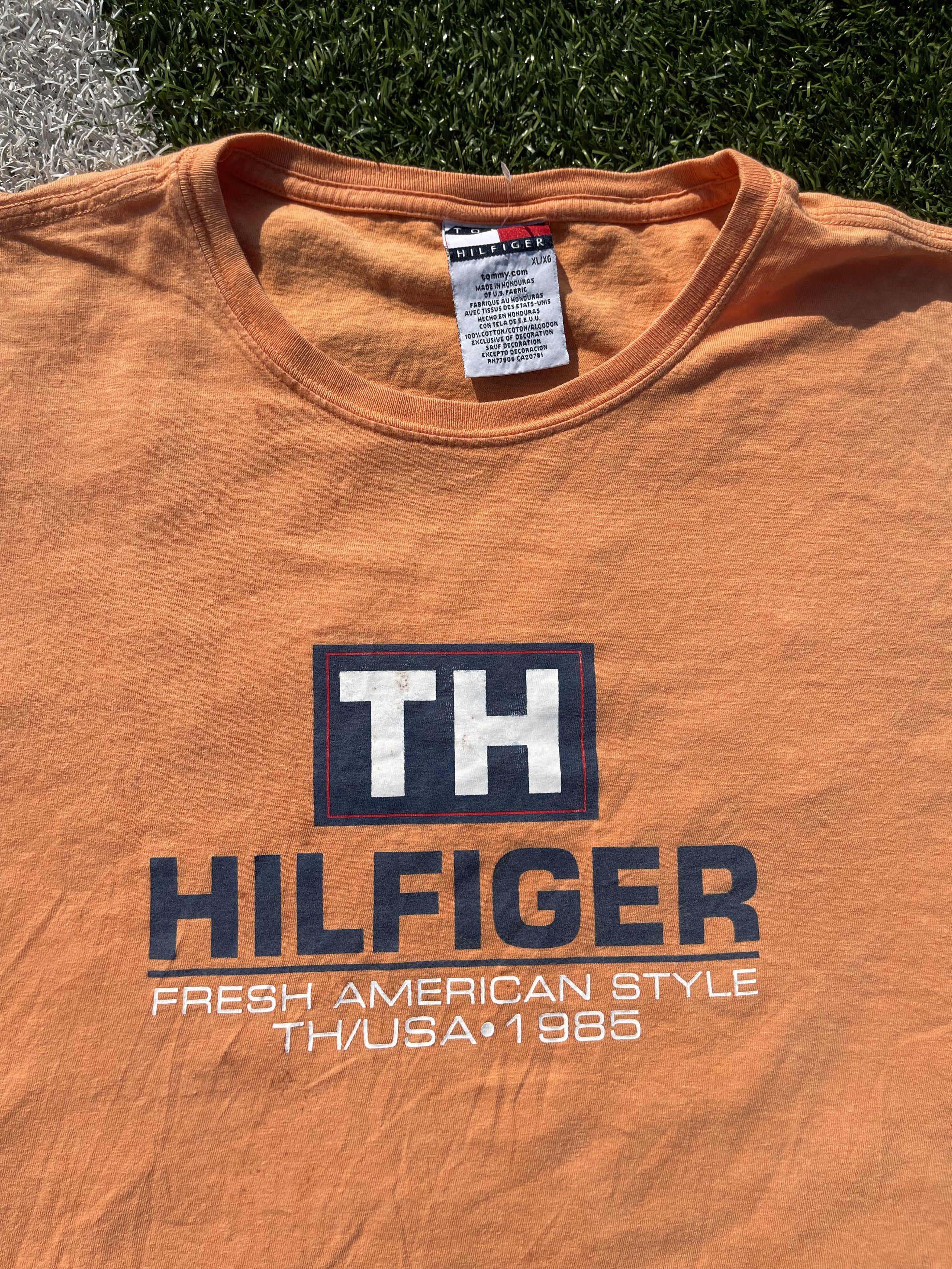 Tommy Hilfiger × Vintage Vintage 90's Tommy Hilfiger Hip Hop Rap Vtg Logo T-Shirt Size US XL / EU 56 / 4 - 3 Thumbnail