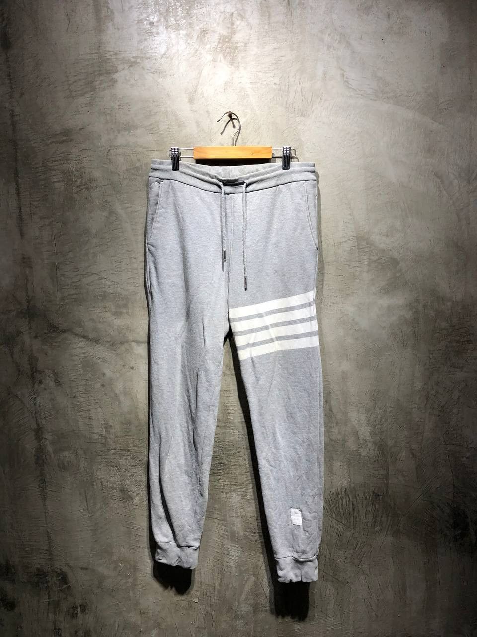Thom Browne Thom Browne 4 Bar Sweatpants Size US 34 / EU 50 - 1 Thumbnail