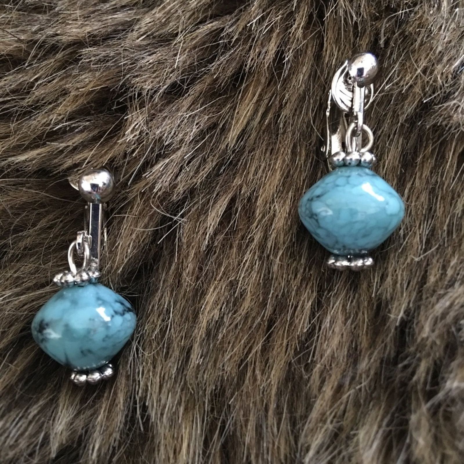 Vintage Vintage 80s faux turquoise silver clip on earrings Size ONE SIZE - 1 Thumbnail