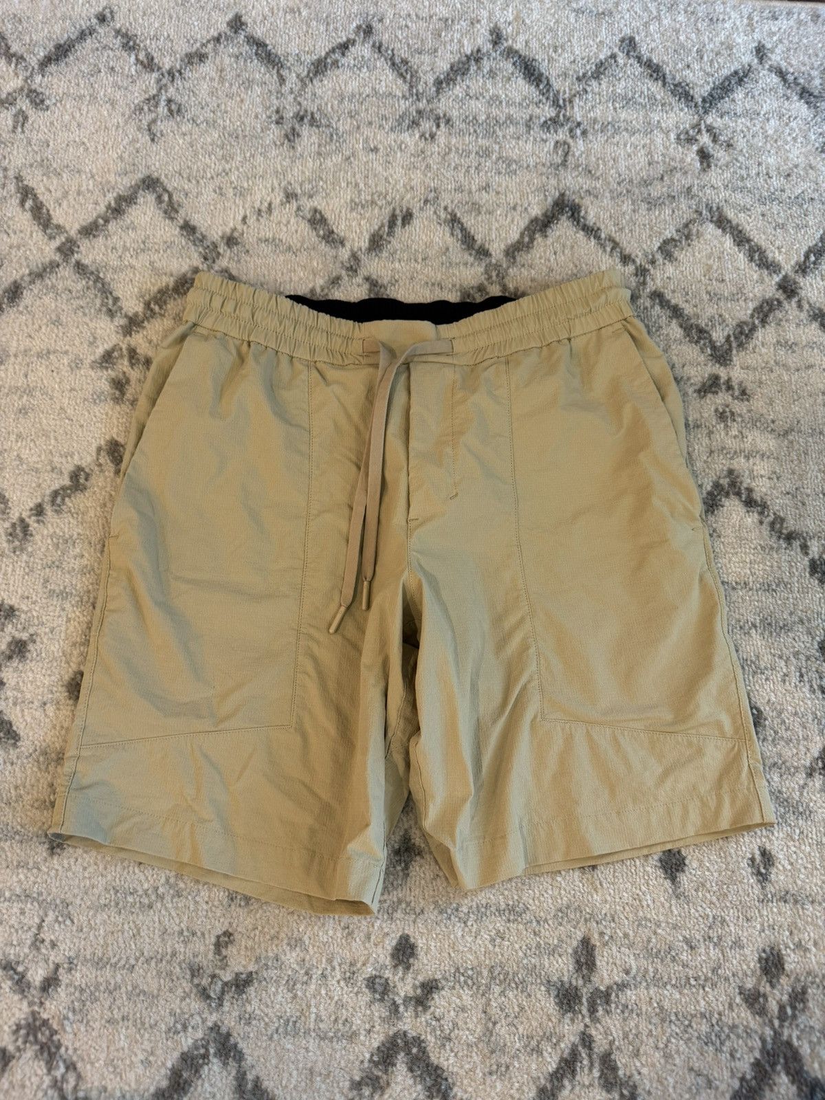 Lululemon Lululemon Bowline Short 8" Stretch Ripstop Trench Size US 32 / EU 48 - 1 Thumbnail