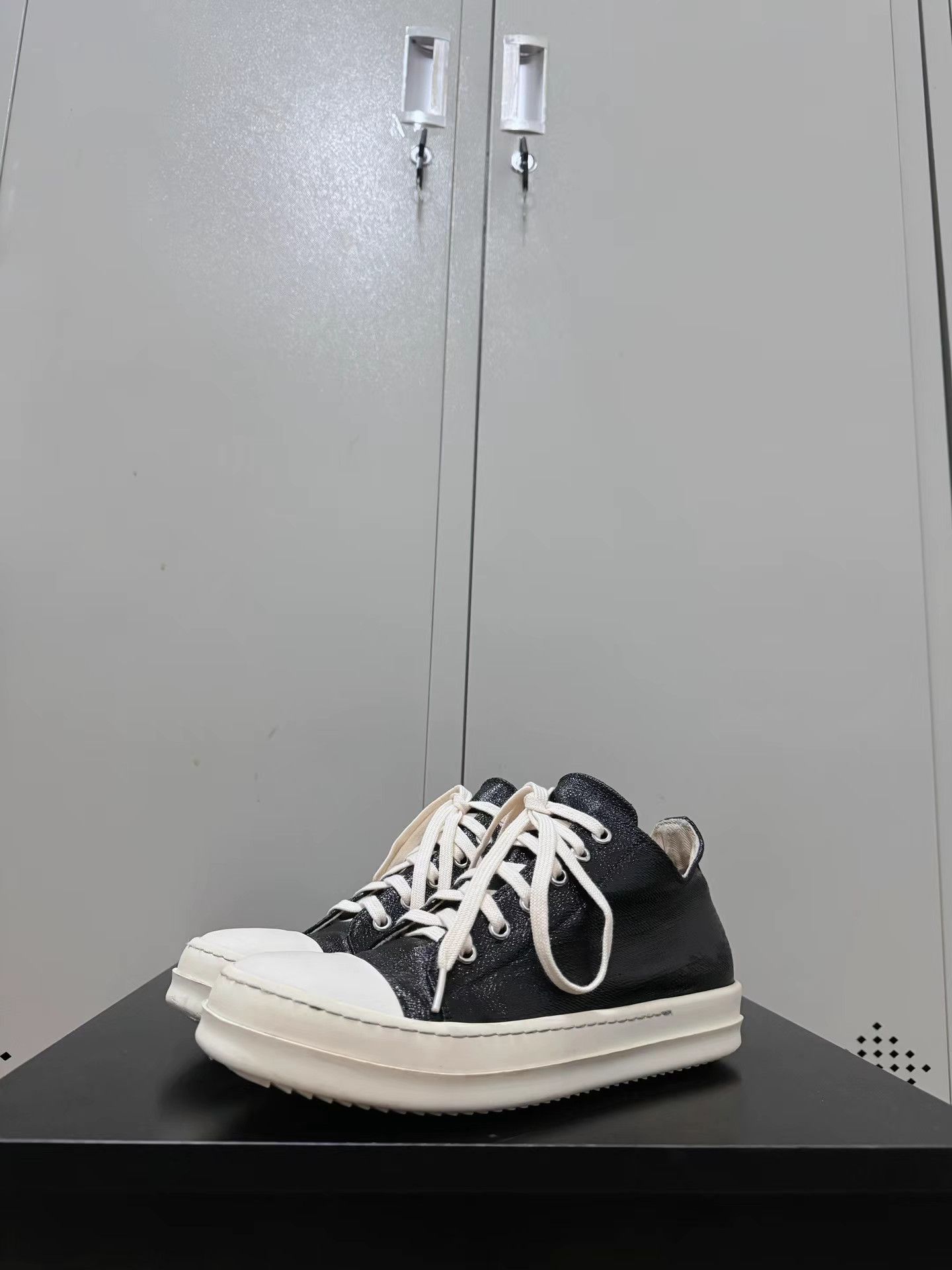 Rick Owens Rick Owens waxed canvas Converse high-top Size US 6 / EU 39 - 2 Thumbnail