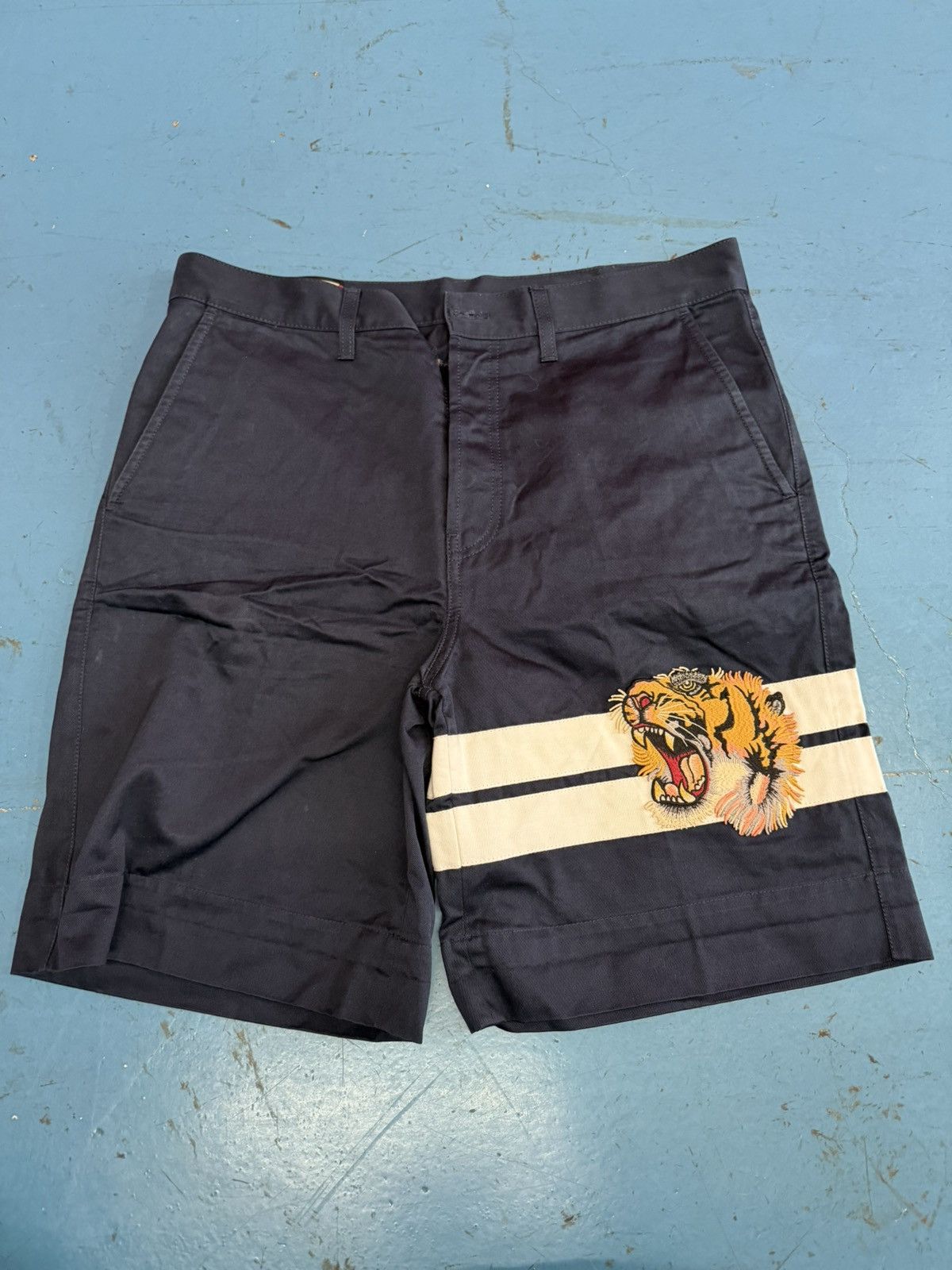 Gucci GUCCI 17” TIGER BLUE SHORTS Size US 36 / EU 52 - 1 Thumbnail
