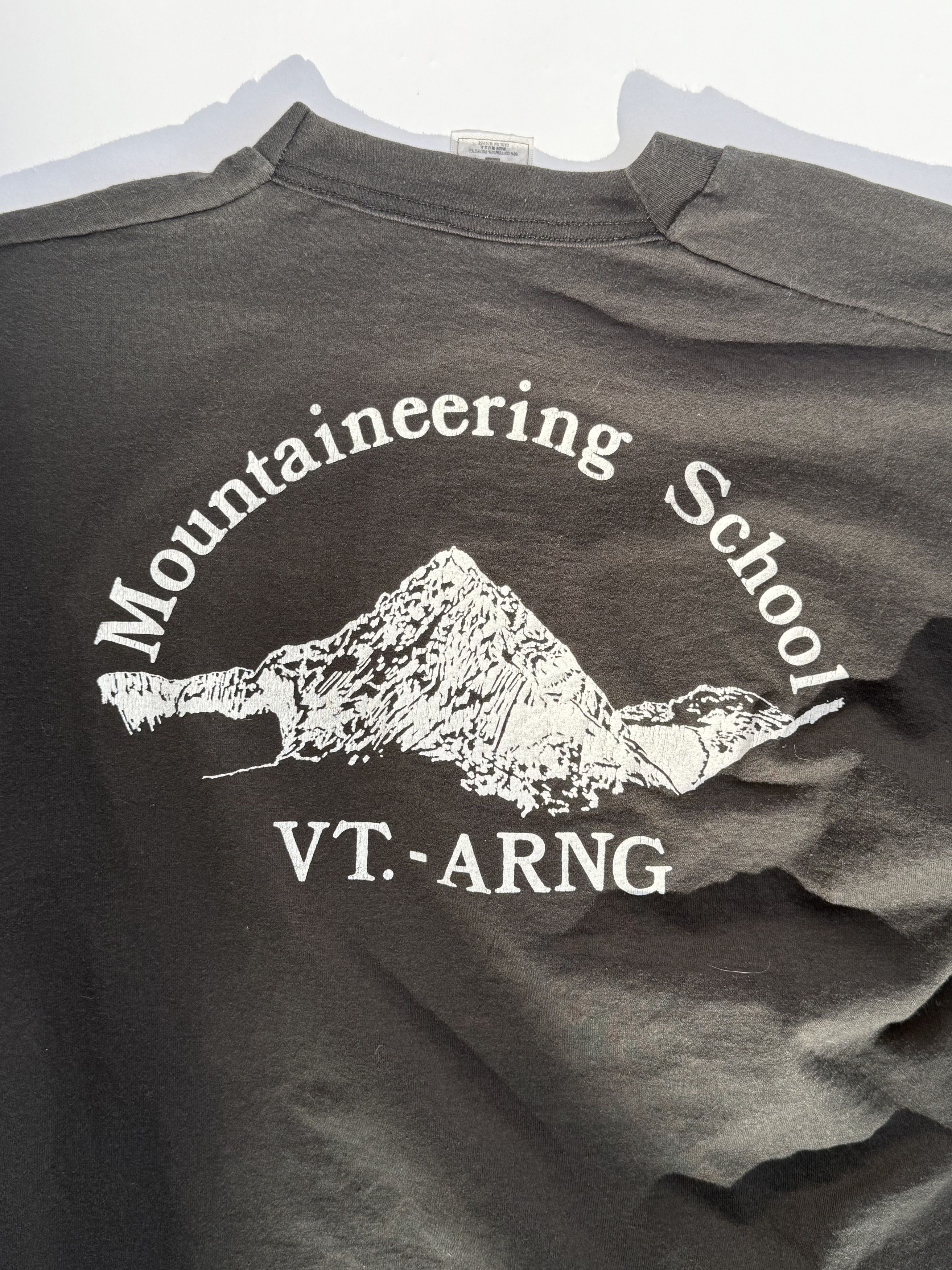 Vintage Mountain Warfare LS T-Shirt Size US XL / EU 56 / 4 - 4 Thumbnail