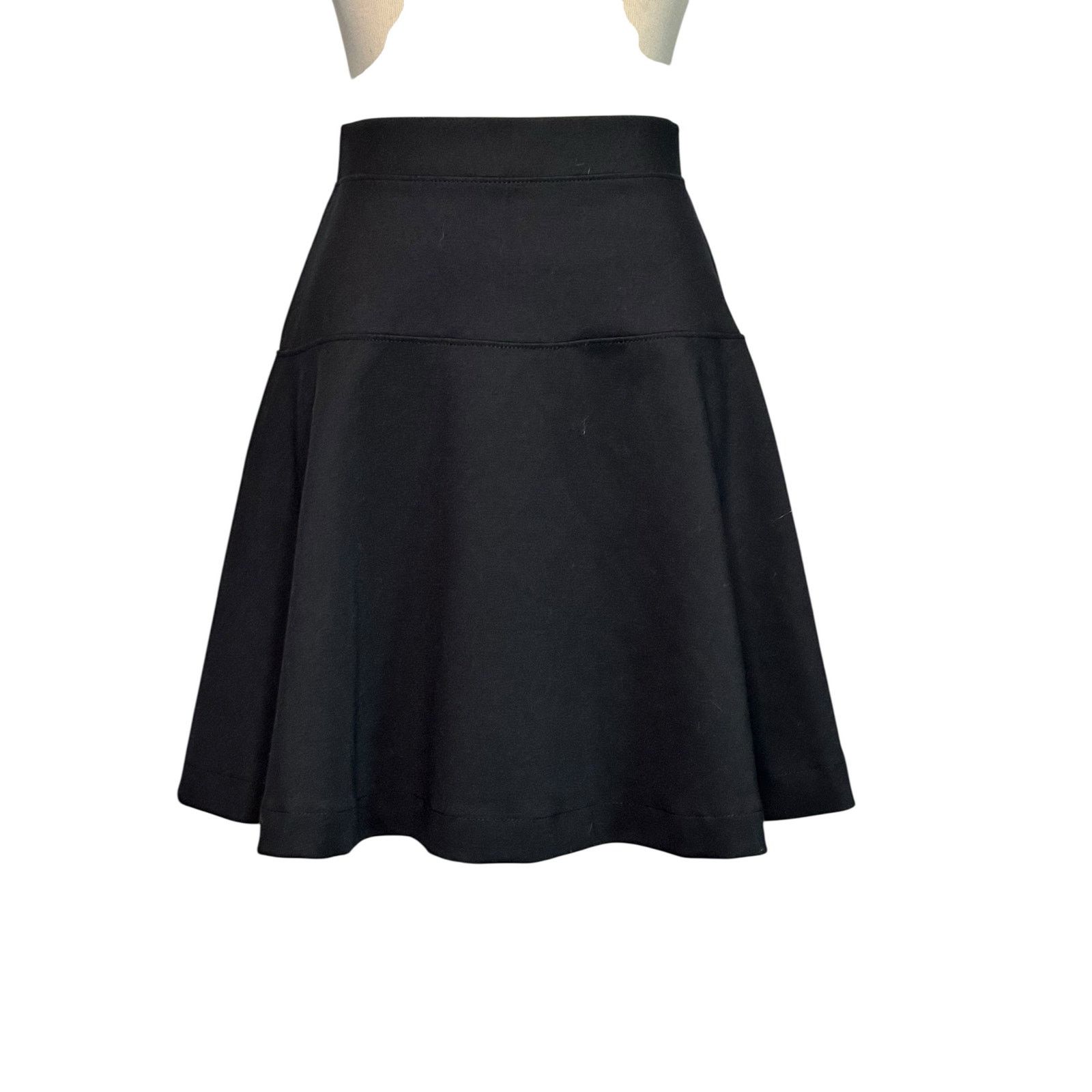 Old Navy Old Navy black pull on A line mini skirt size Small Size 30" / US 8 / IT 44 - 11 Thumbnail