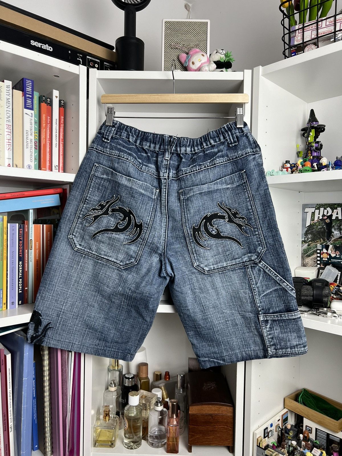 Tribal Streetwear × Vintage Vintage Y2K baggy tribal dragon carpenter shorts jorts M 90s Size US 32 / EU 48 - 1 Thumbnail
