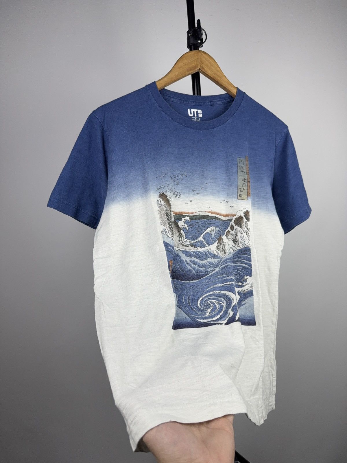 Uniqlo Japanese 00s Uniqlo UT Hokusai Wave Art T-Shirt MFA Boston Size US M / EU 48-50 / 2 - 2 Thumbnail