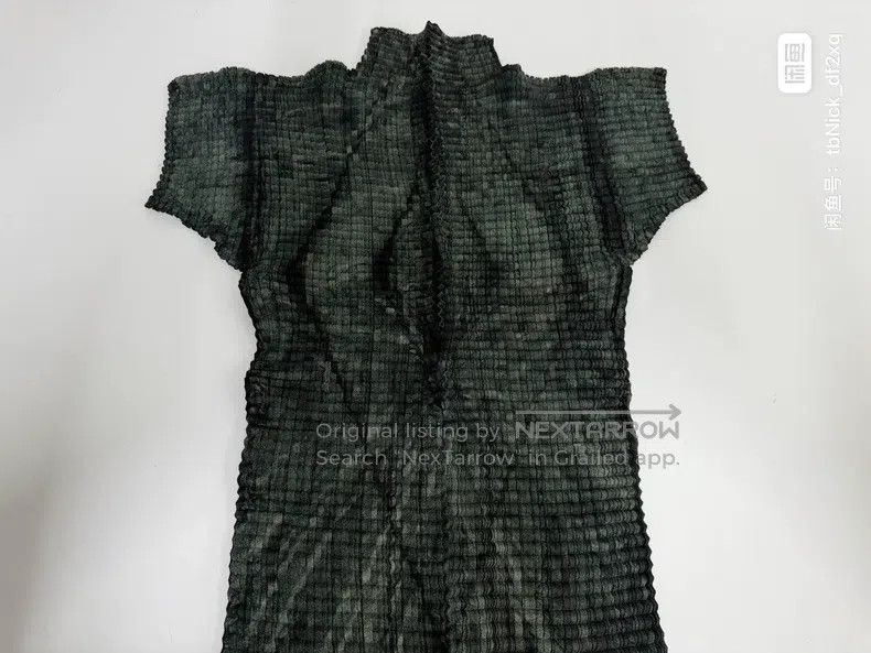 Issey Miyake Issey Miyake Main Line Ruched Turtleneck Short-Sleeve Top Size M / US 6-8 / IT 42-44 - 1 Thumbnail