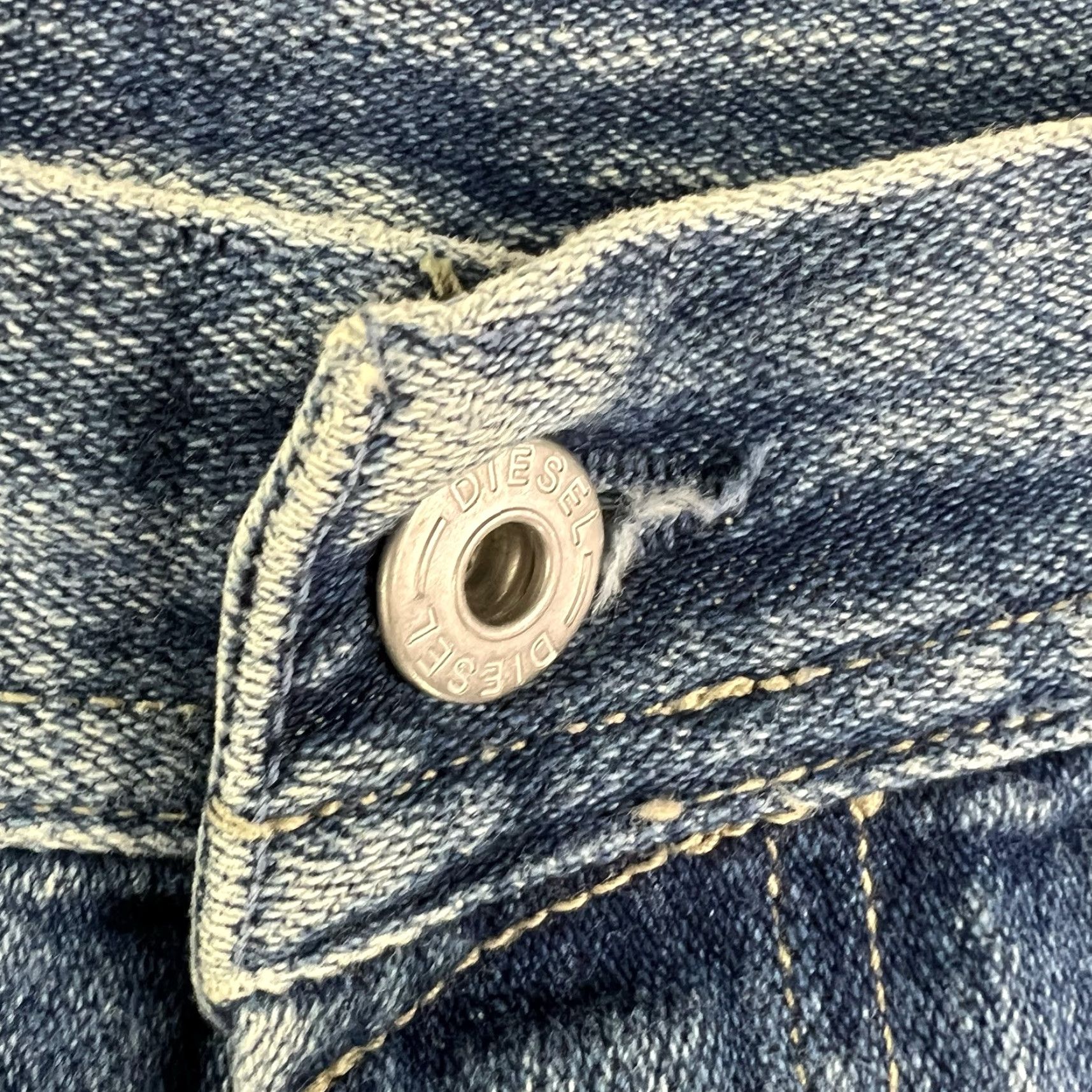 Diesel VINTAGE Diesel Jeans Men Size 36 Straight Fit Denim 5-Pocket Logo Made in Italy Size US 36 / EU 52 - 6 Thumbnail