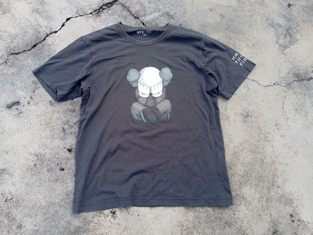 Kaws Kaws Tokyo First Tshirt 😵🎌 Size US M / EU 48-50 / 2 - 2 Thumbnail