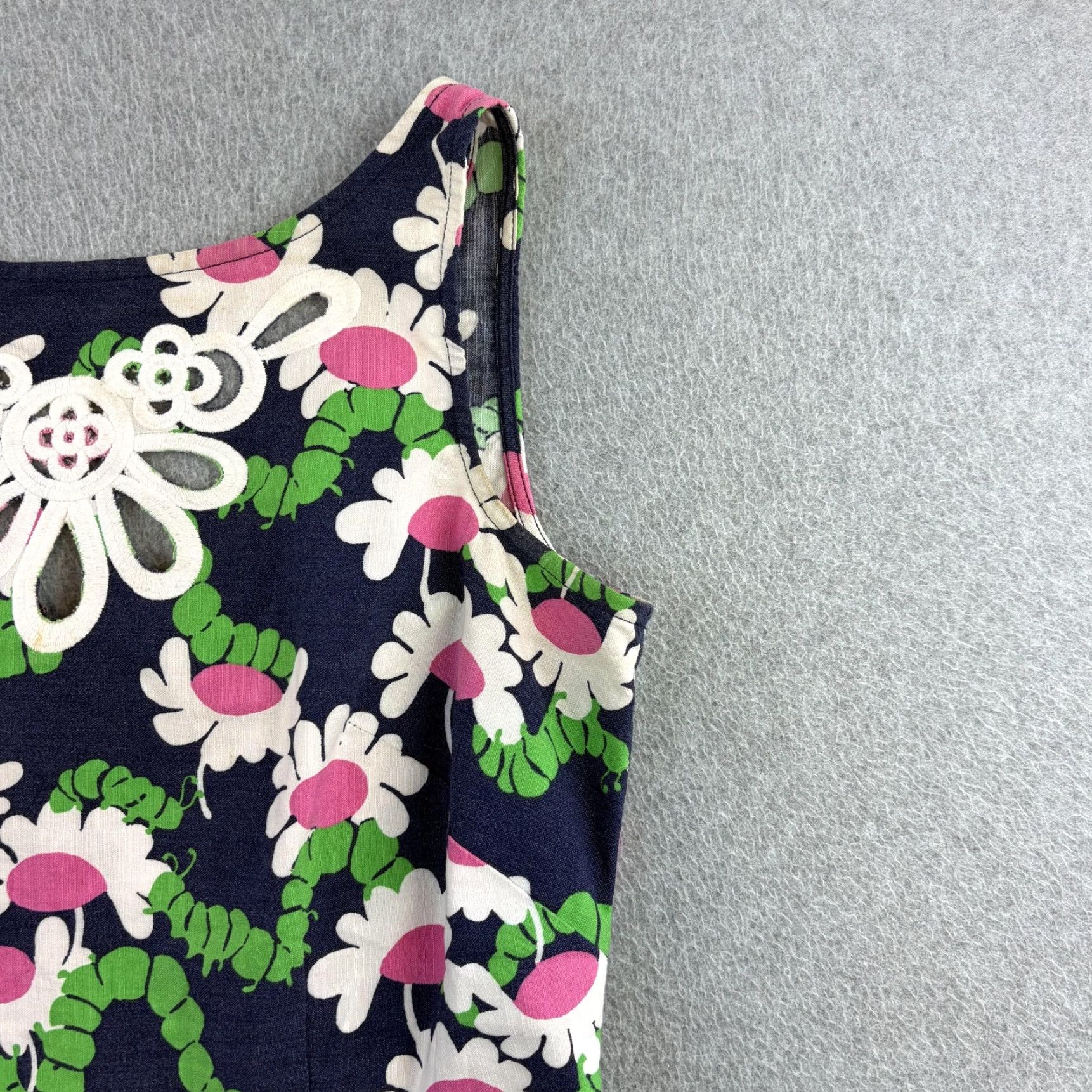 Lilly Pulitzer Lilly Pulitzer Dress Womens 2 Blue Daisy Floral Sleeveless Shift Crochet Hem Shirt? Size XS / US 0-2 / IT 36-38 - 7 Thumbnail