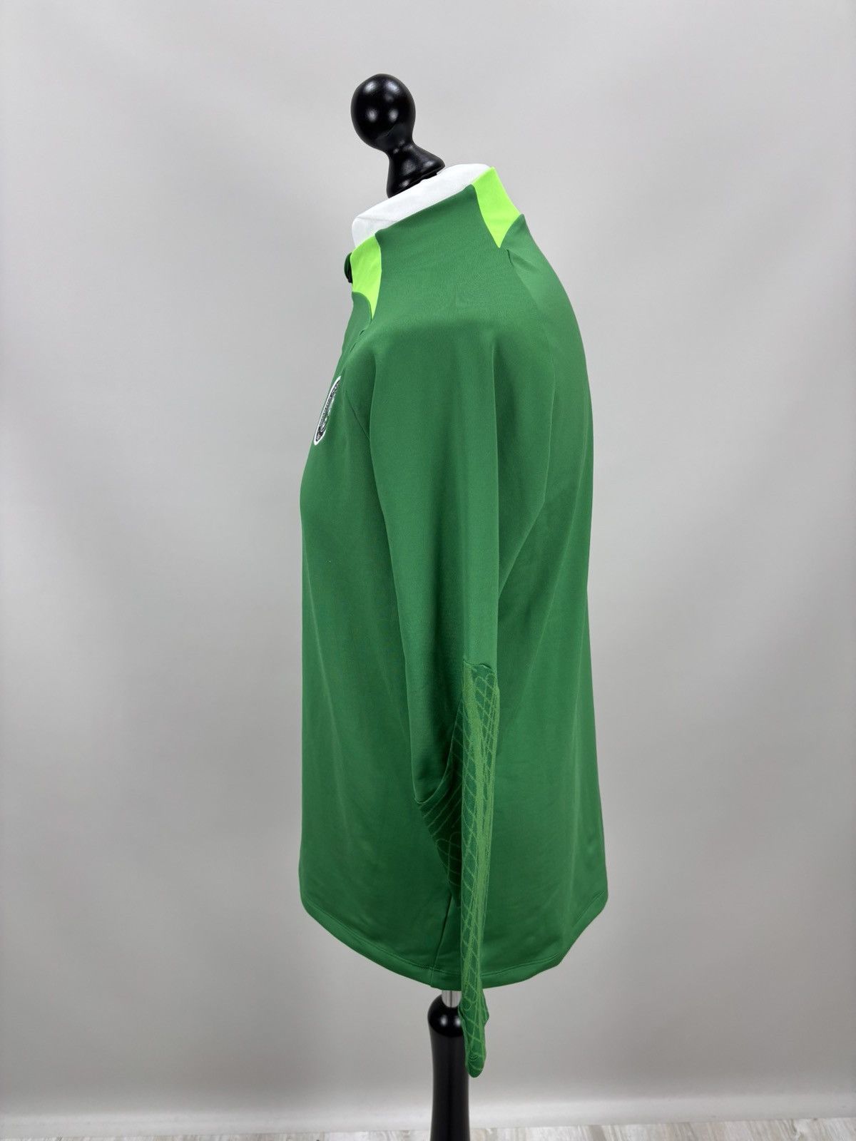 Nike Mens long sleeve Nike Nigeria Size L Color Green Size US L / EU 52-54 / 3 - 8 Thumbnail