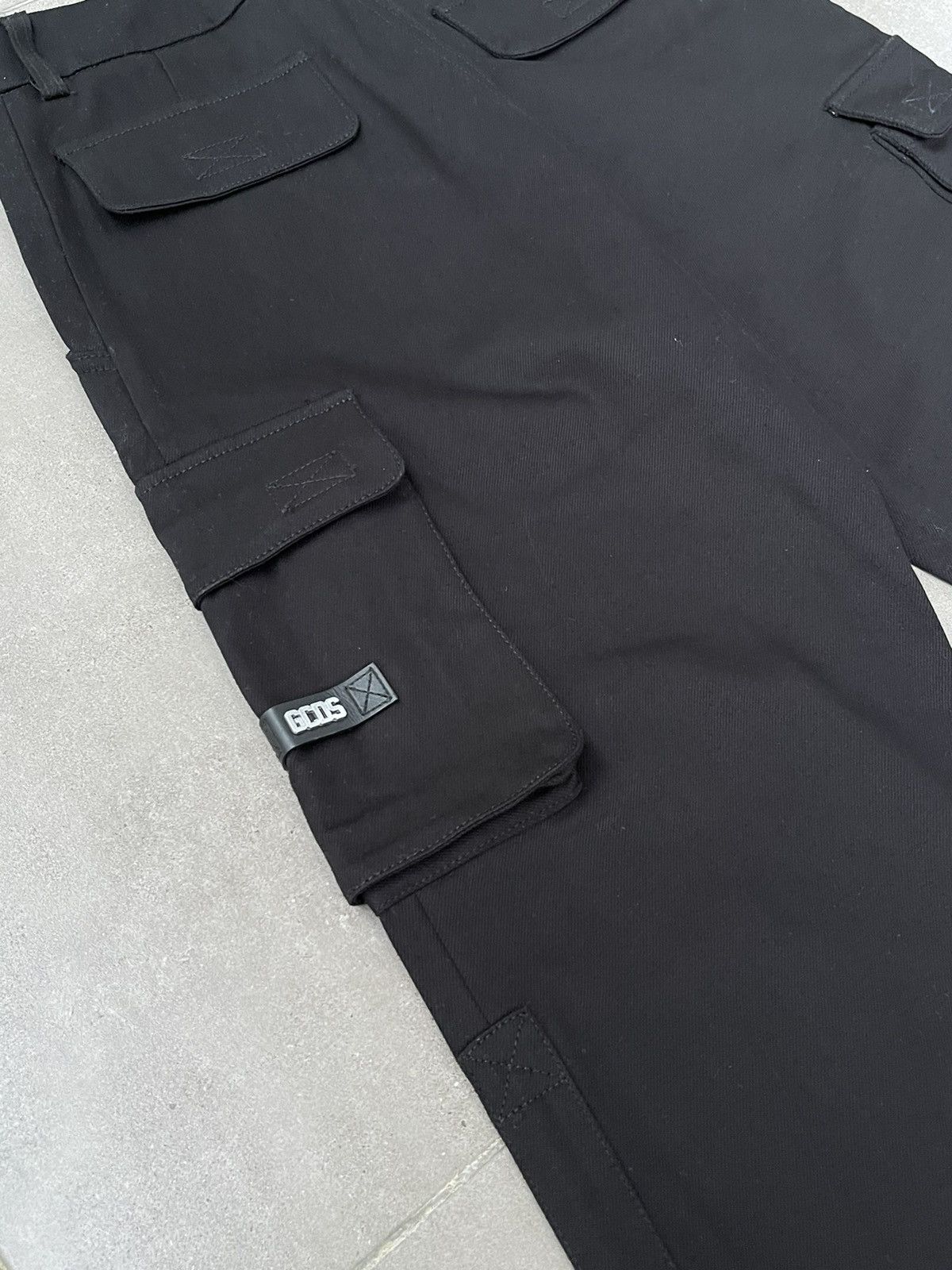 GCDS !DS! AW22 GCDS Logo Patch Cargo Black Pants Size US 32 / EU 48 - 14 Thumbnail