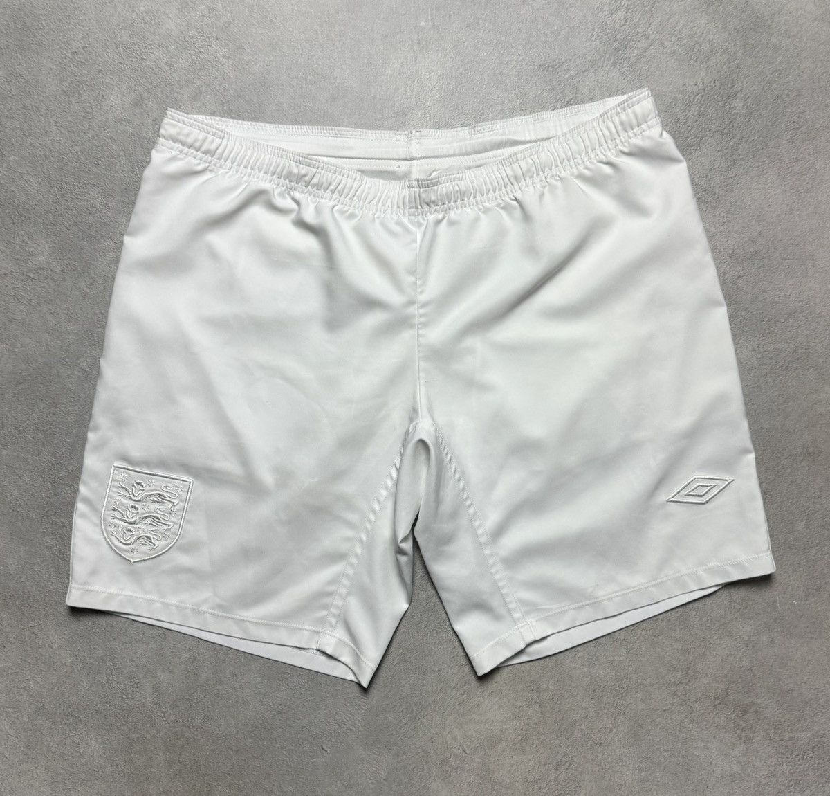 Umbro England 2010 2011 Home Football Soccer Shorts Umbro Size US 34 / EU 50 - 1 Thumbnail