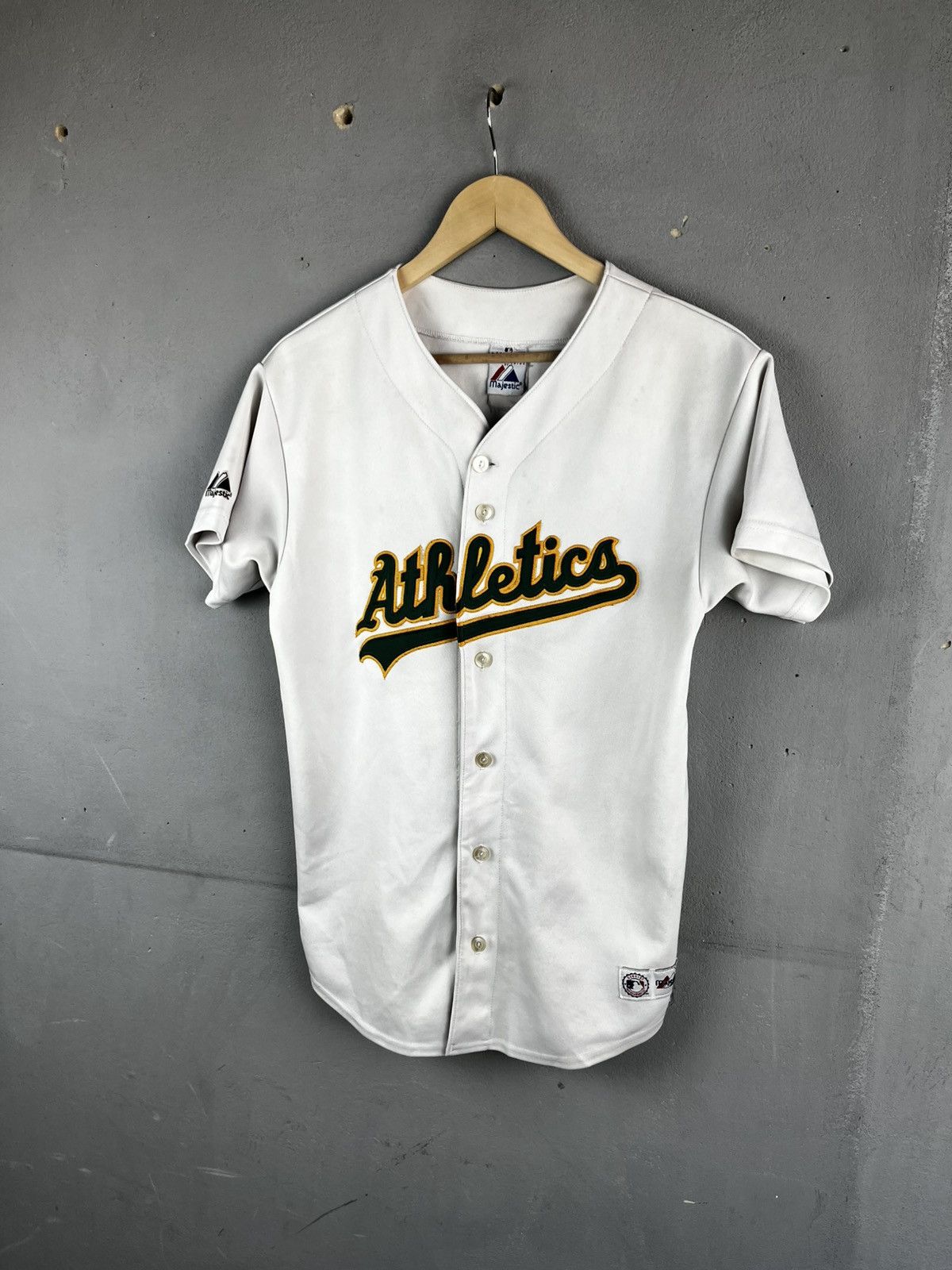 Vintage Vintage Athletic Majestic MLB jersey size m Size US M / EU 48-50 / 2 - 4 Thumbnail