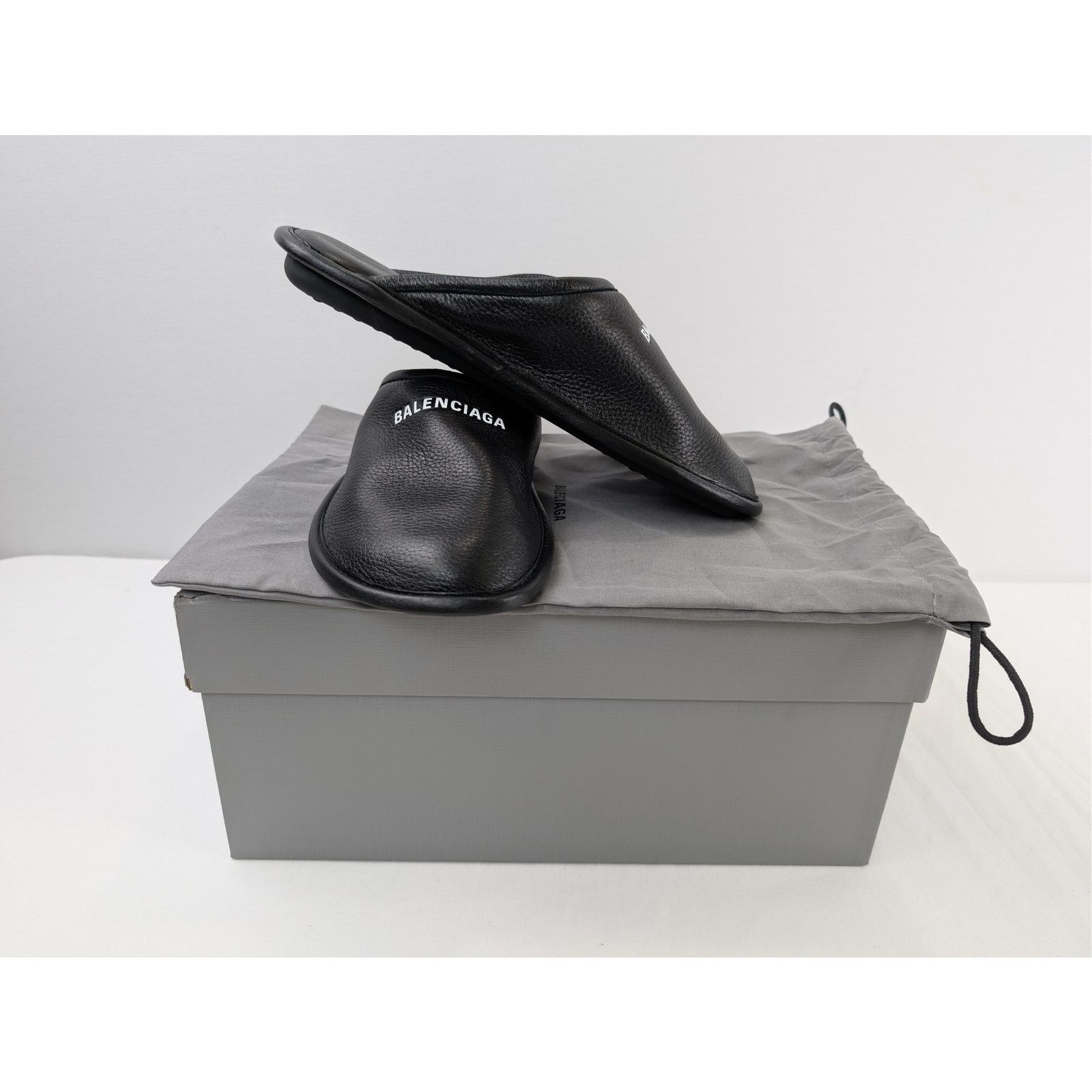Balenciaga o1rshd1 Logo Grained Leather / Control Home Mule Flat Black Size US 10 / EU 43 - 17 Thumbnail