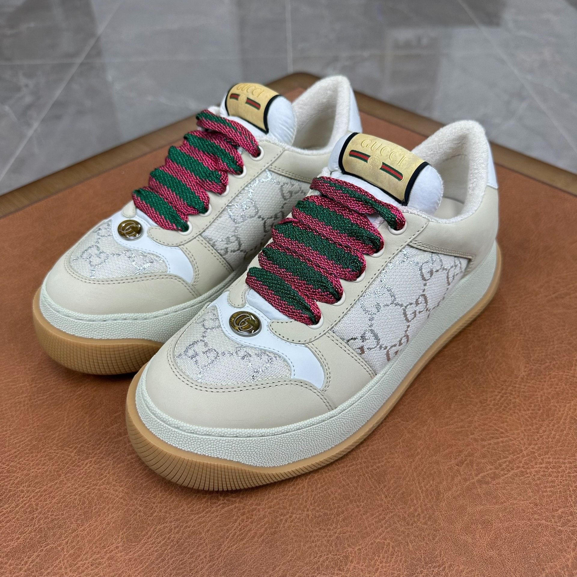 Gucci Gucci Canvas Beige Lowtop Sneakers it_38 Women Size US 8 / IT 38 - 1 Thumbnail